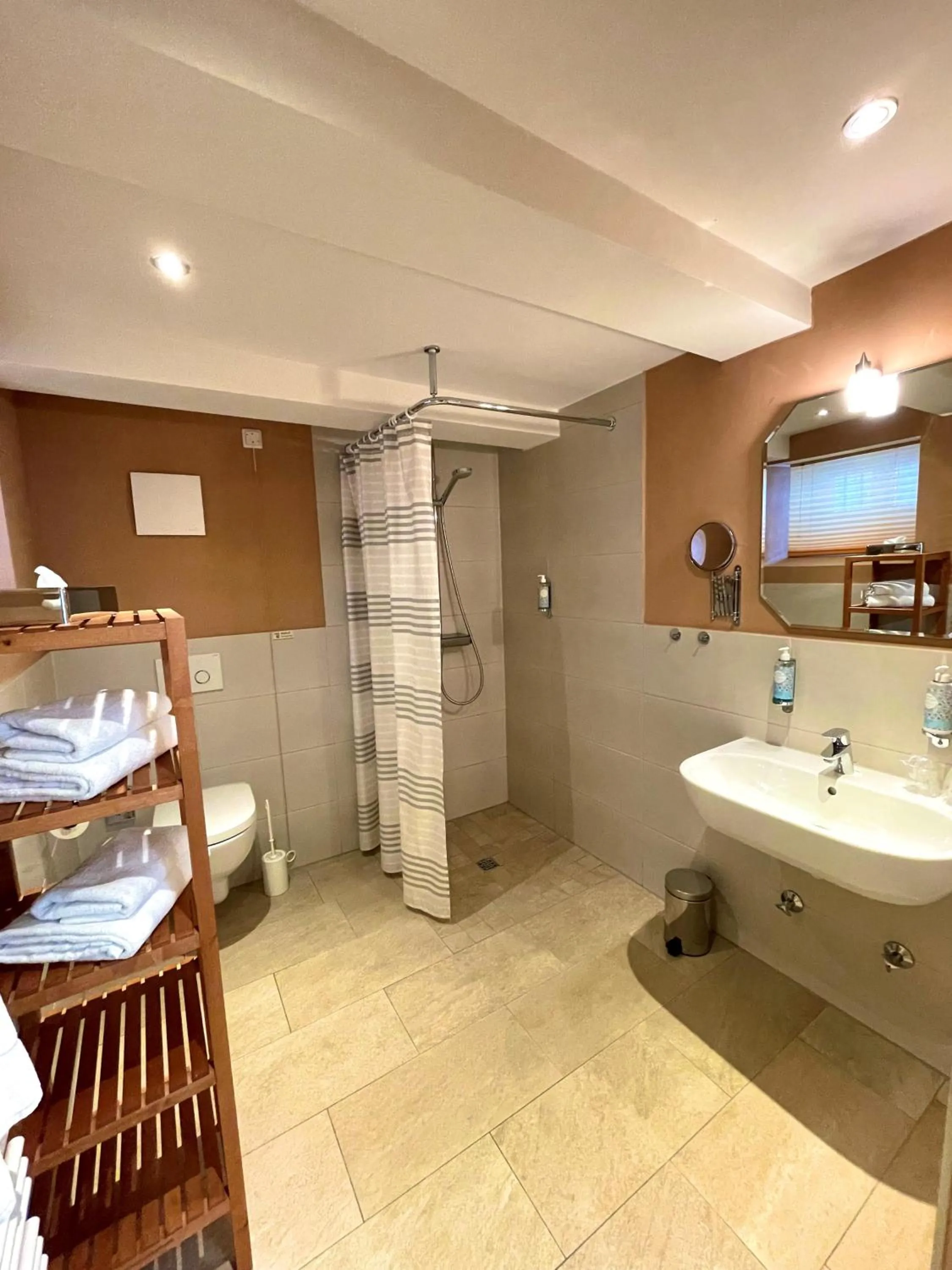 Bathroom in GDA Hotel Schwiecheldthaus