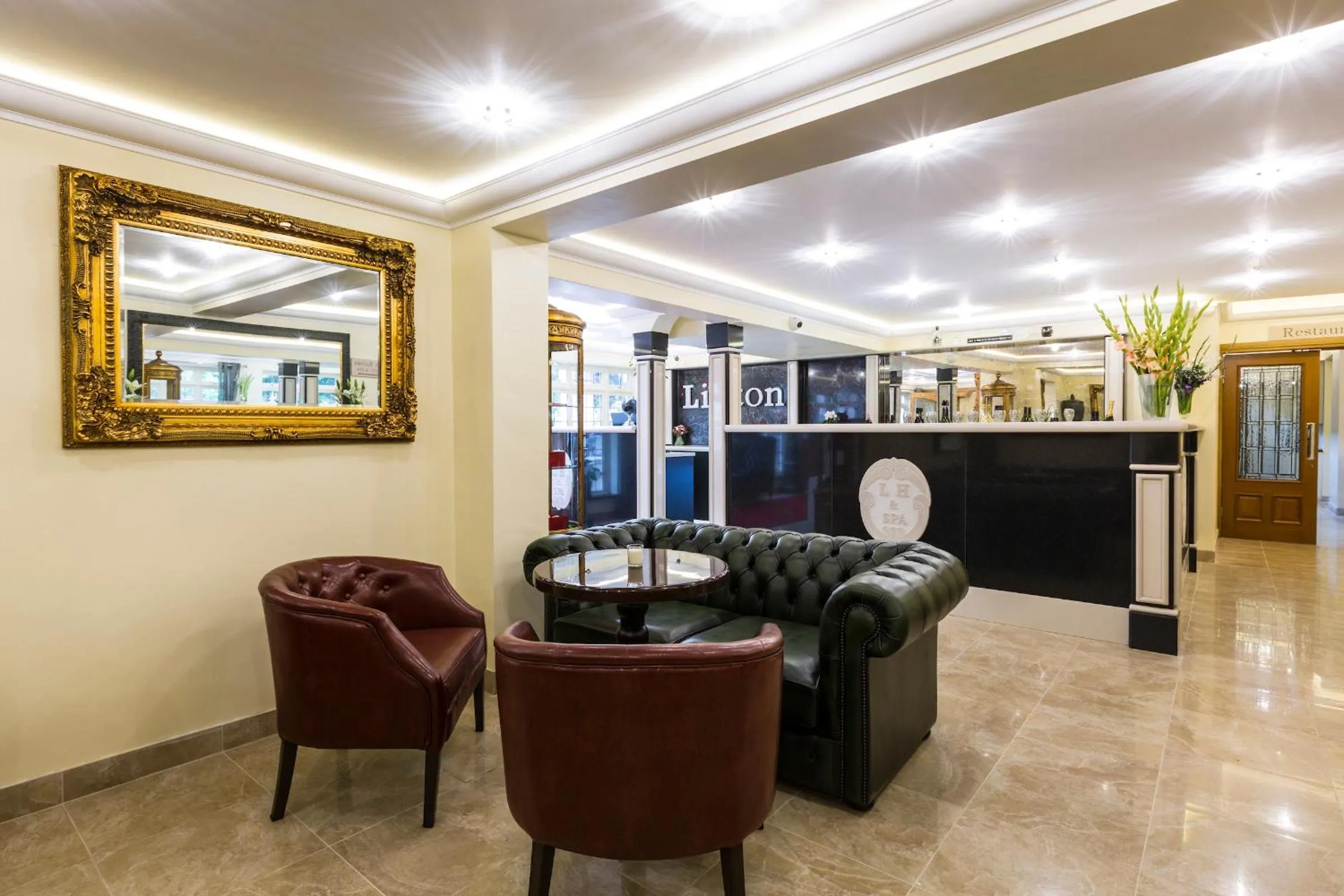 Lobby or reception in Linton Hotel Luton