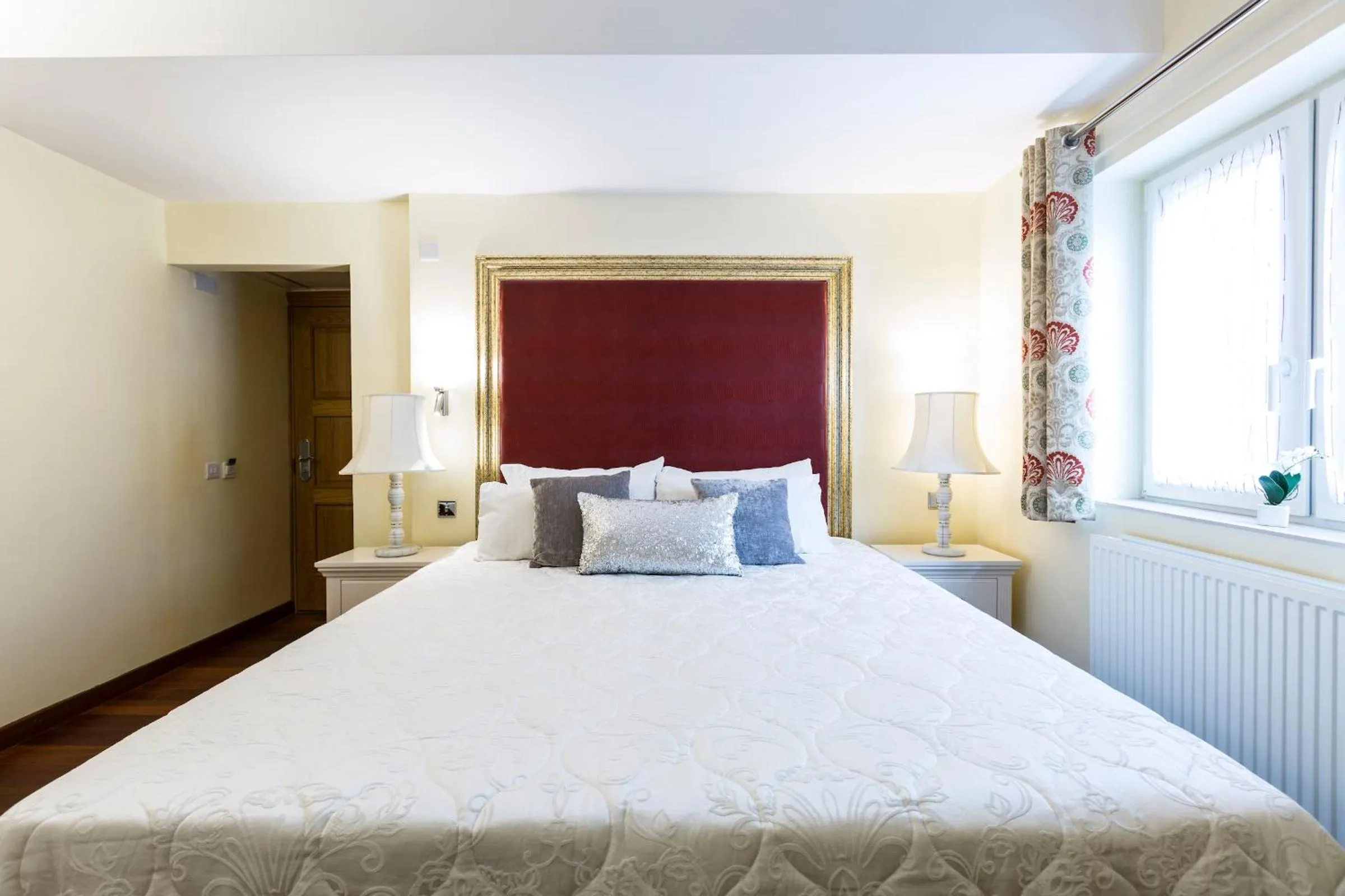 Bed in Linton Hotel Luton