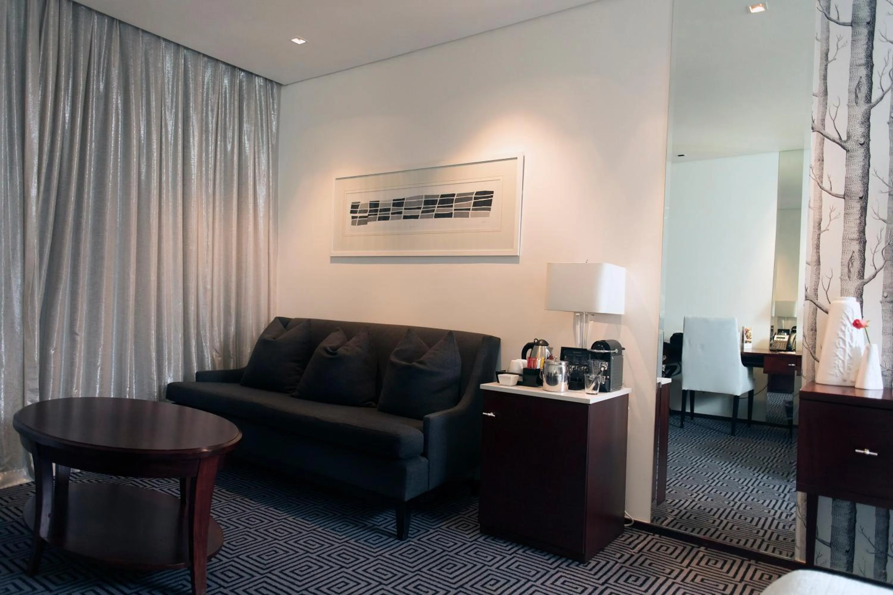 DAVINCI Hotel on Nelson Mandela Square