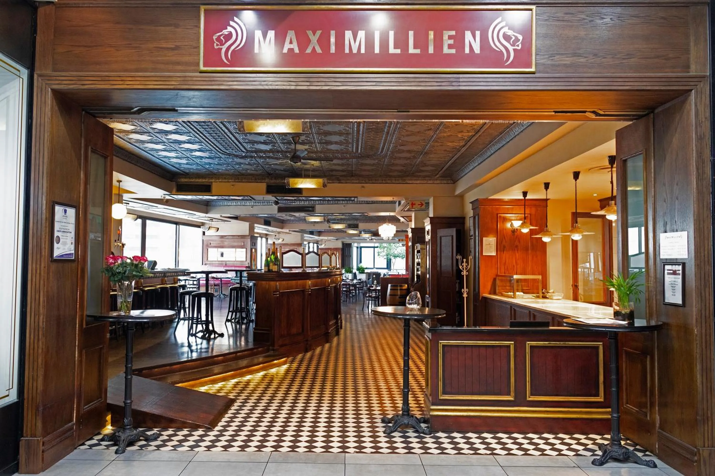 Restaurant/places to eat in DAVINCI Hotel on Nelson Mandela Square