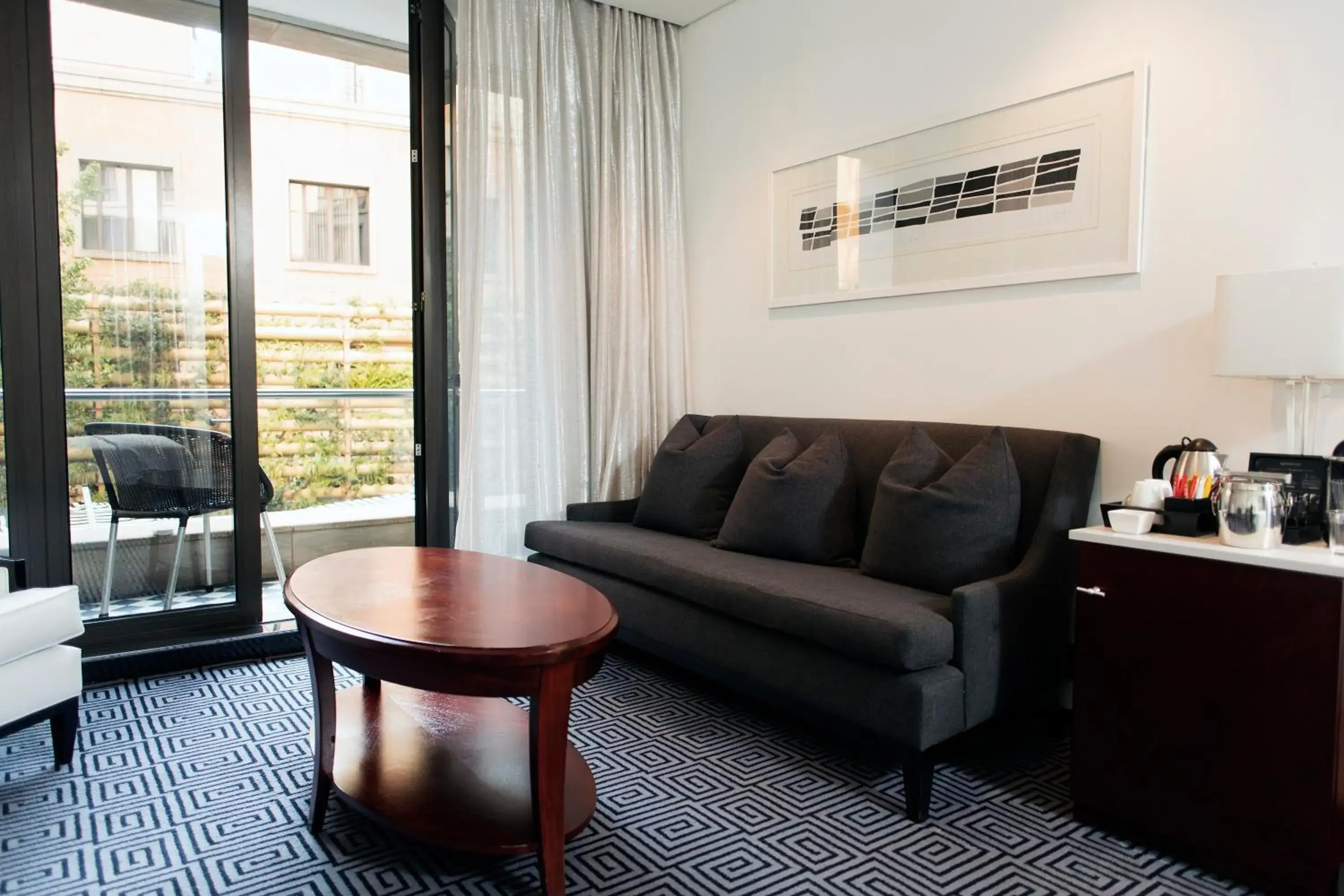 King Room - single occupancy in DAVINCI Hotel on Nelson Mandela Square King Room - single occupancy in DAVINCI Hotel on Nelson Mandela Square