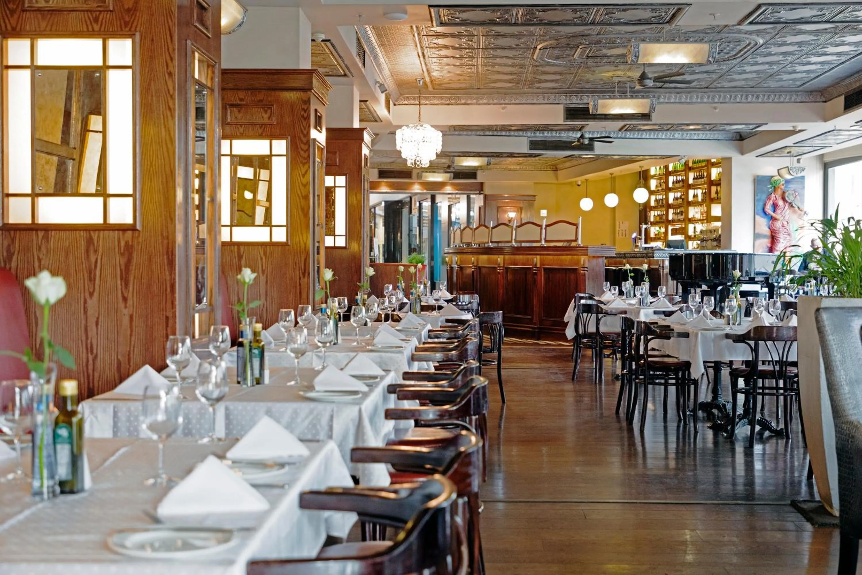 Restaurant/places to eat in DAVINCI Hotel on Nelson Mandela Square