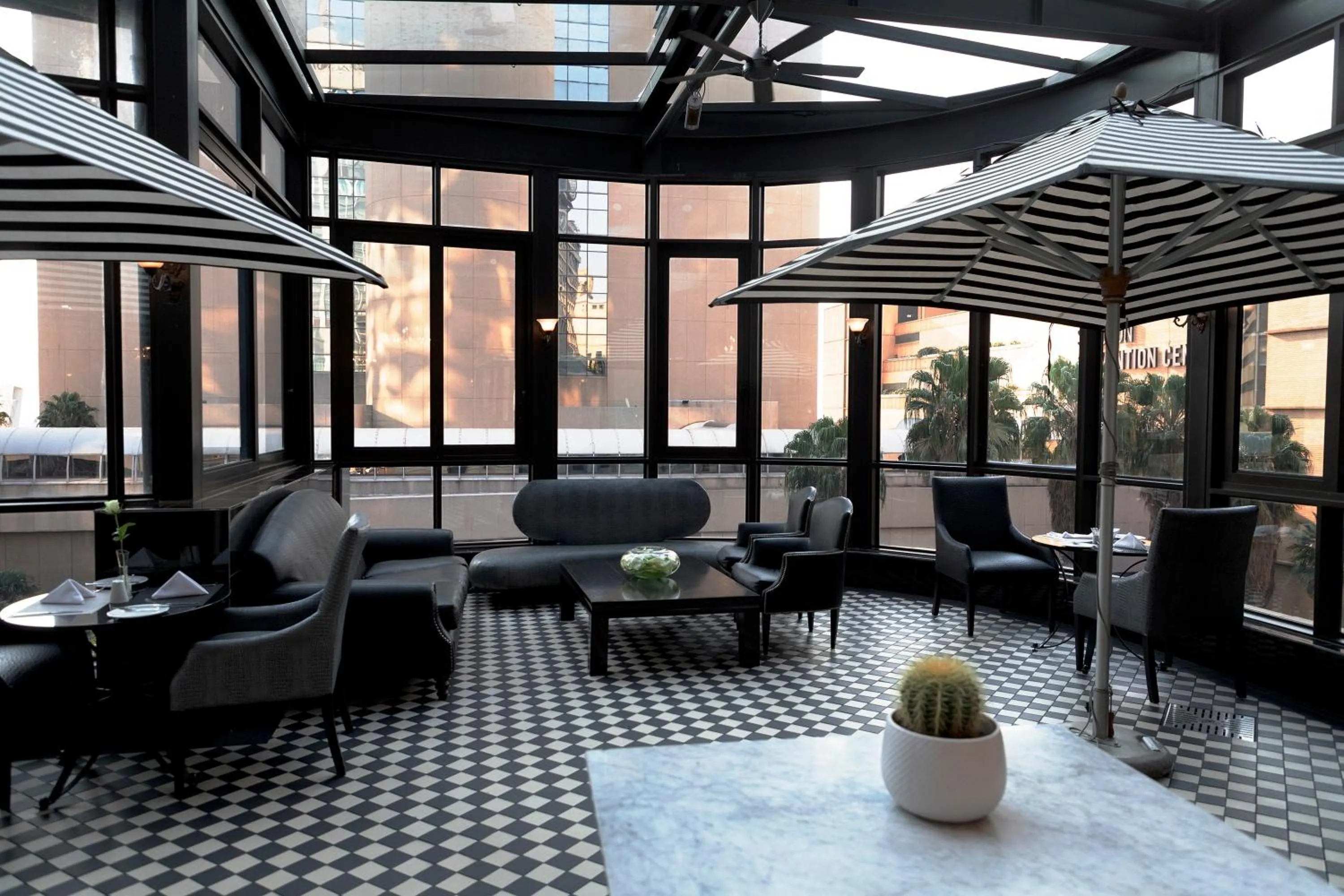 Restaurant/places to eat in DAVINCI Hotel on Nelson Mandela Square