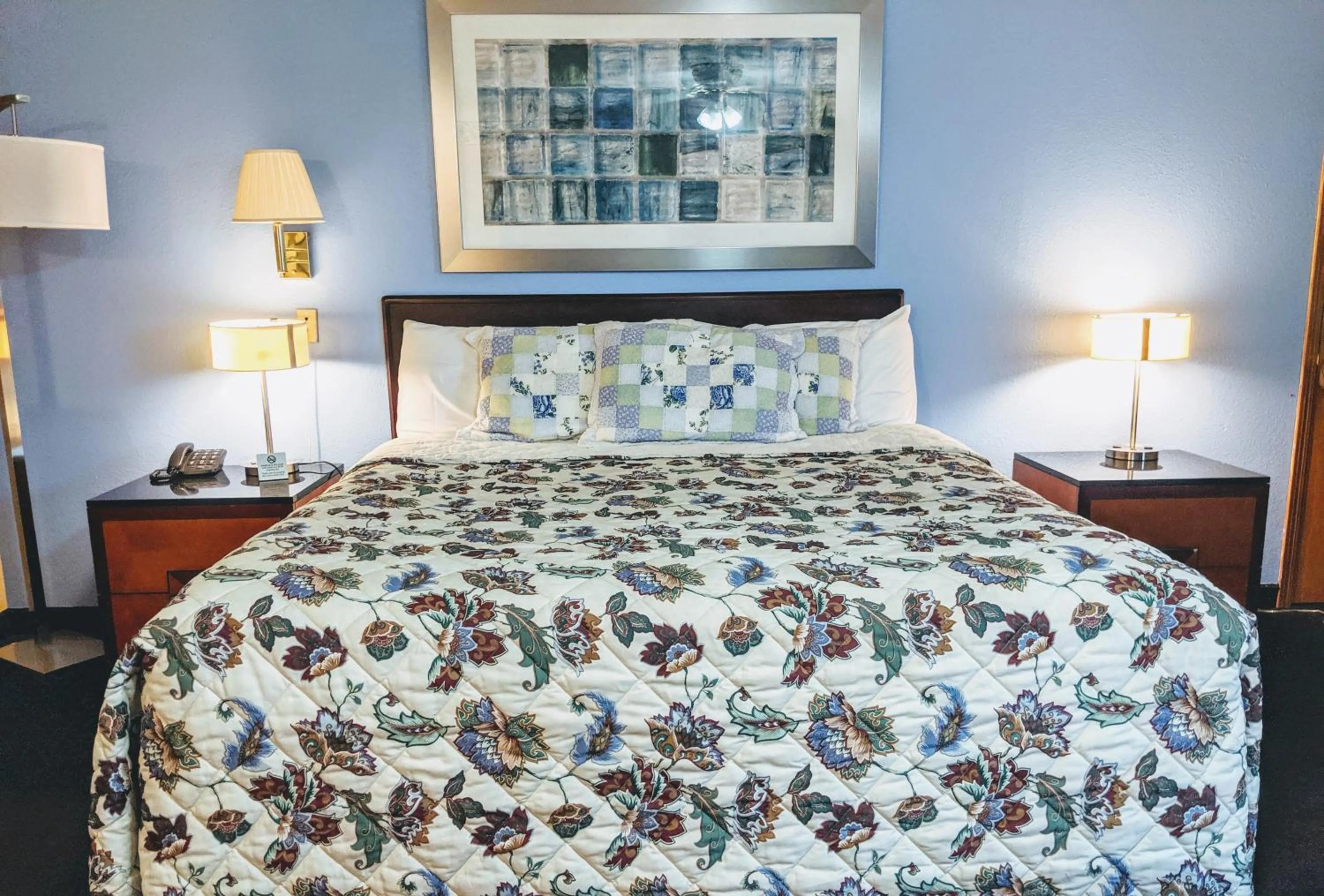 King Room - Non-Smoking in Executive Inn