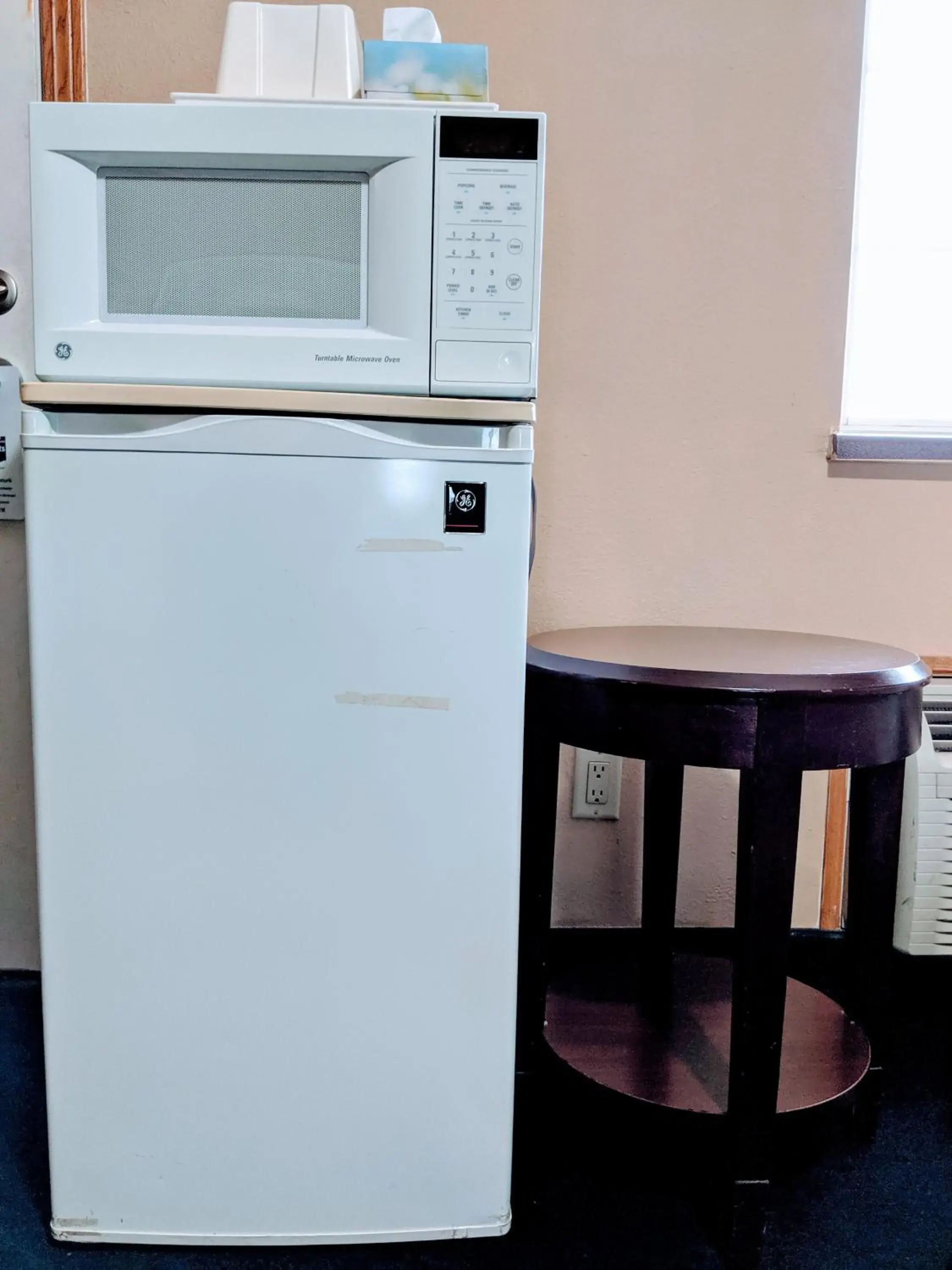 Queen Room with Two Queen Beds - Non-Smoking in Executive Inn Queen Room with Two Queen Beds - Non-Smoking in Executive Inn