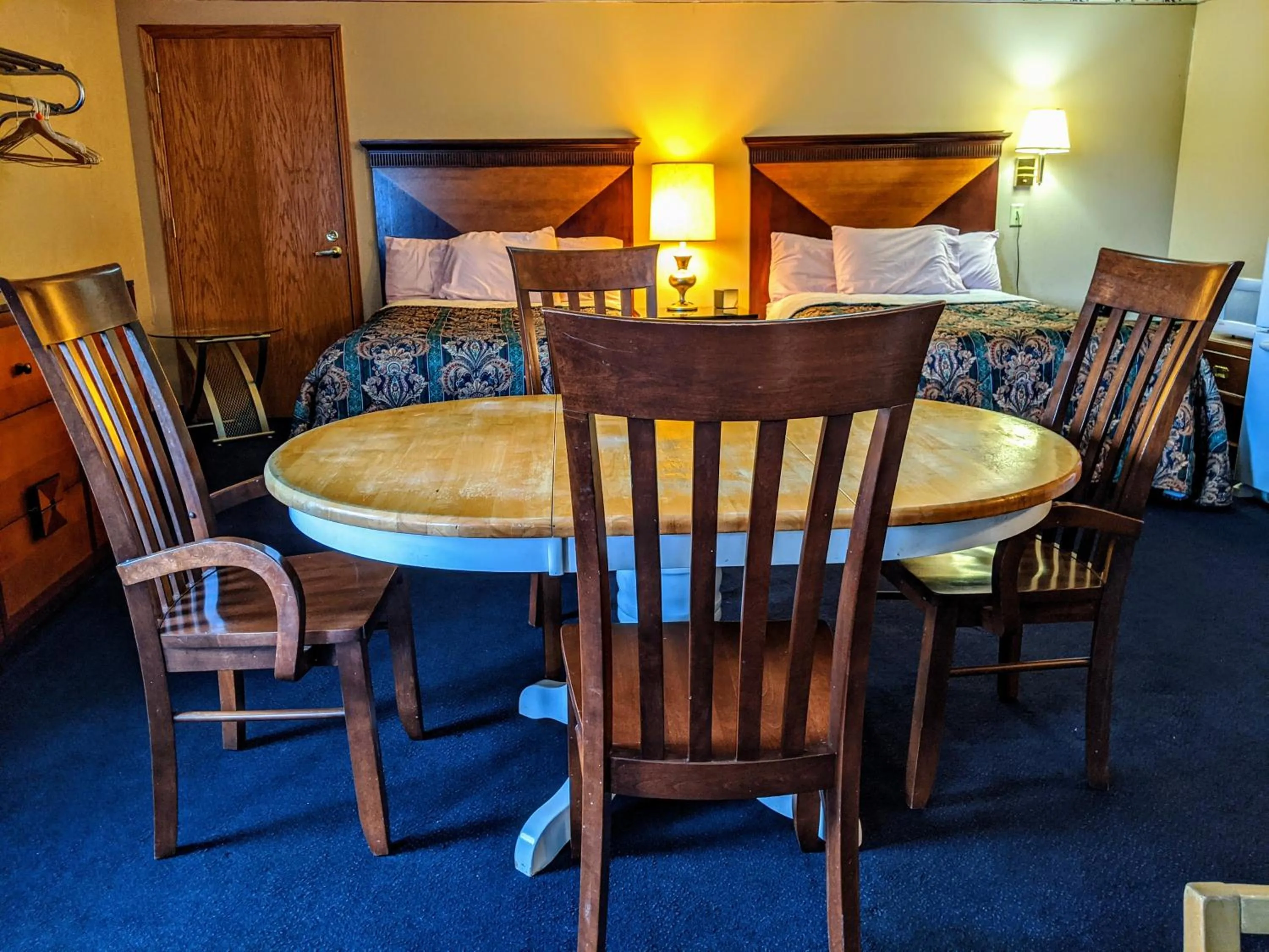 Knights Inn - Thomson, IL