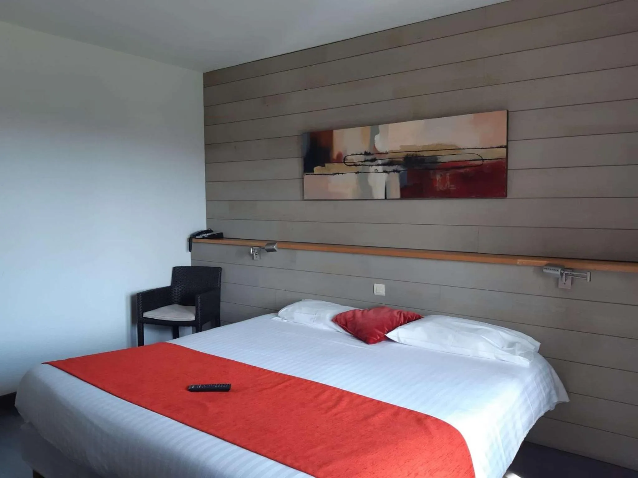 Bedroom in Brit Hotel du Golf Le Lodge