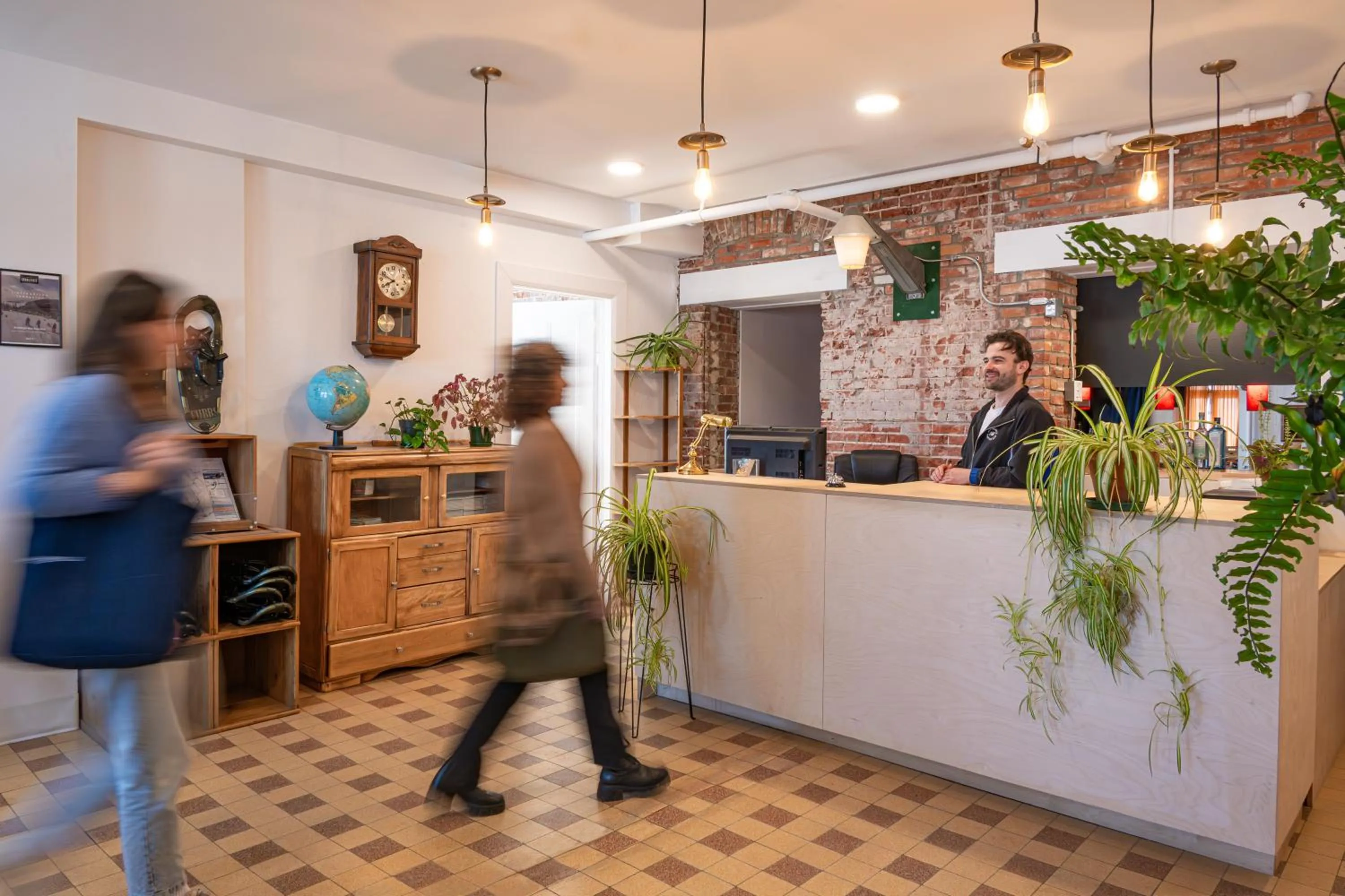 Facade/entrance in Auberge de Jeunesse des Balcons