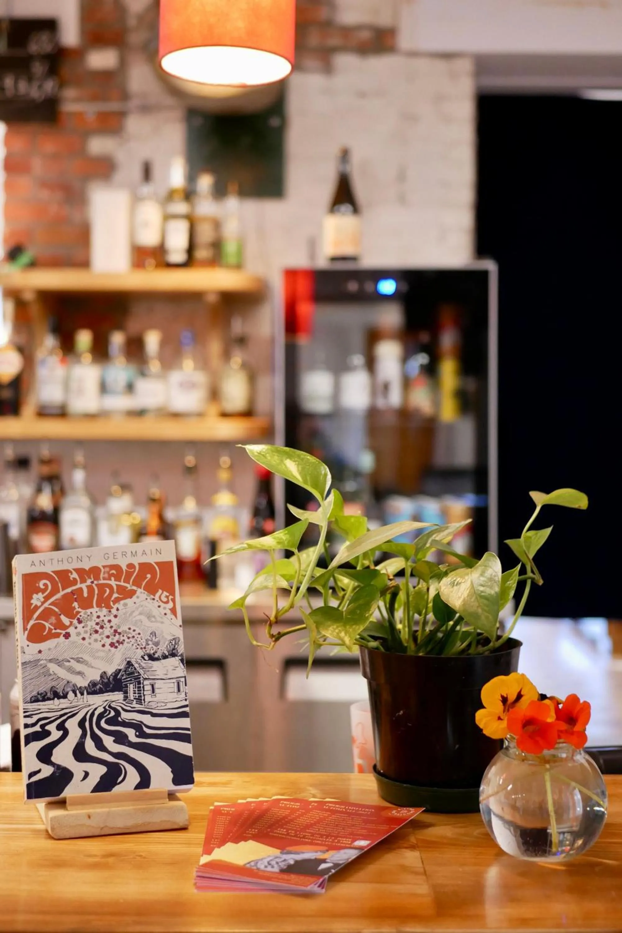 Restaurant/places to eat in Auberge de Jeunesse des Balcons