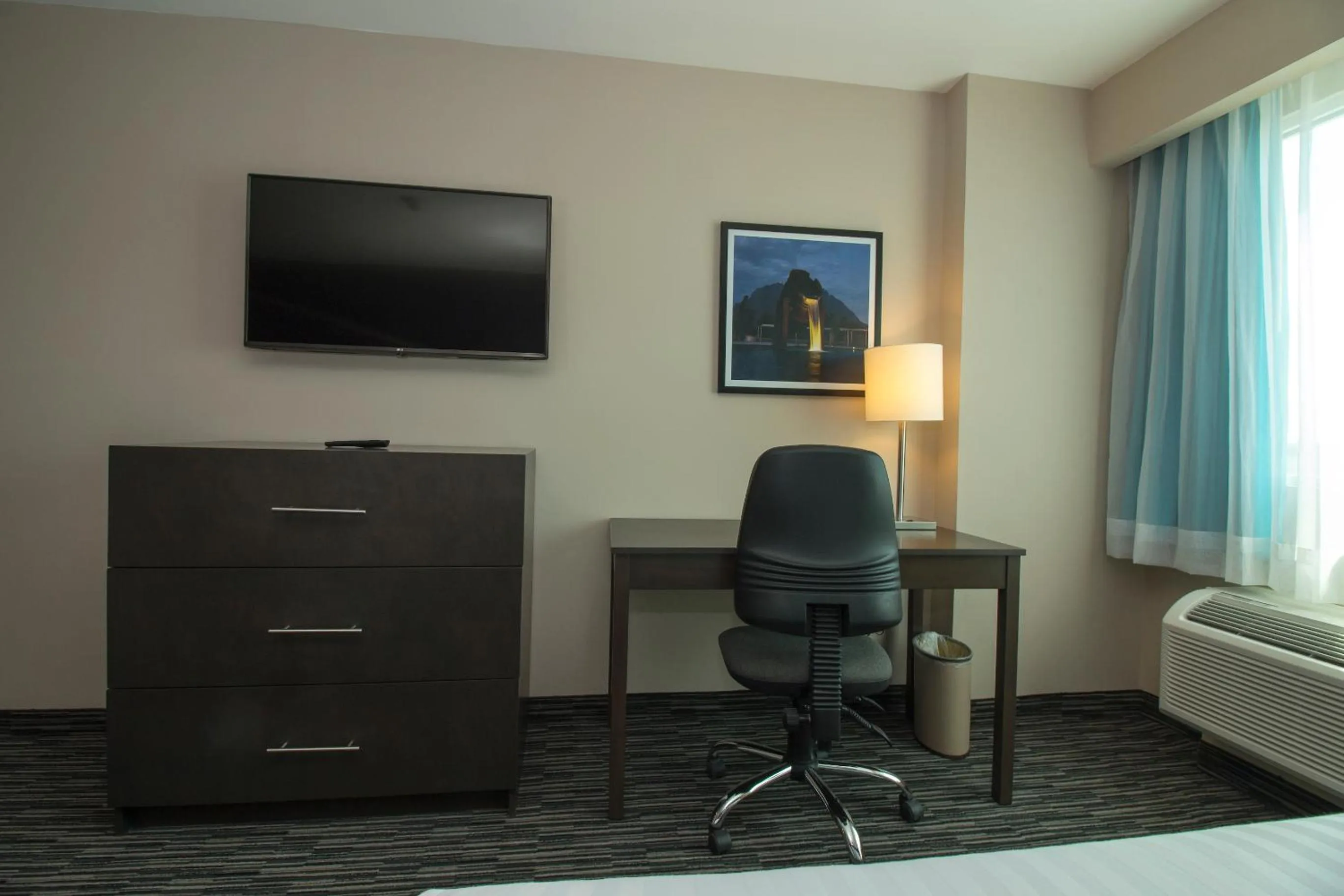 Seating area in CHN Hotel Monterrey Aeropuerto, Trademark by Wyndham