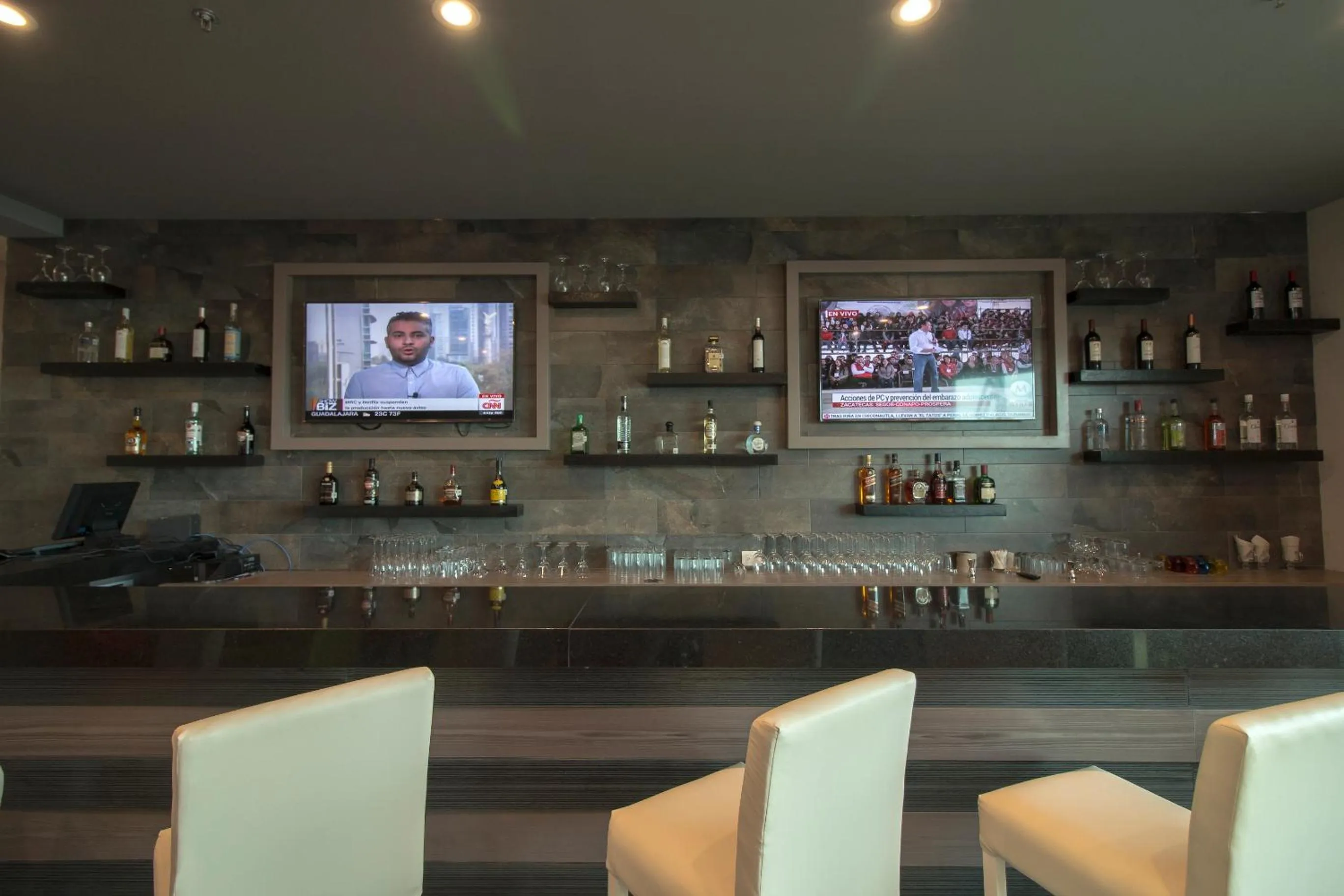 Alcoholic drinks in CHN Hotel Monterrey Aeropuerto, Trademark by Wyndham