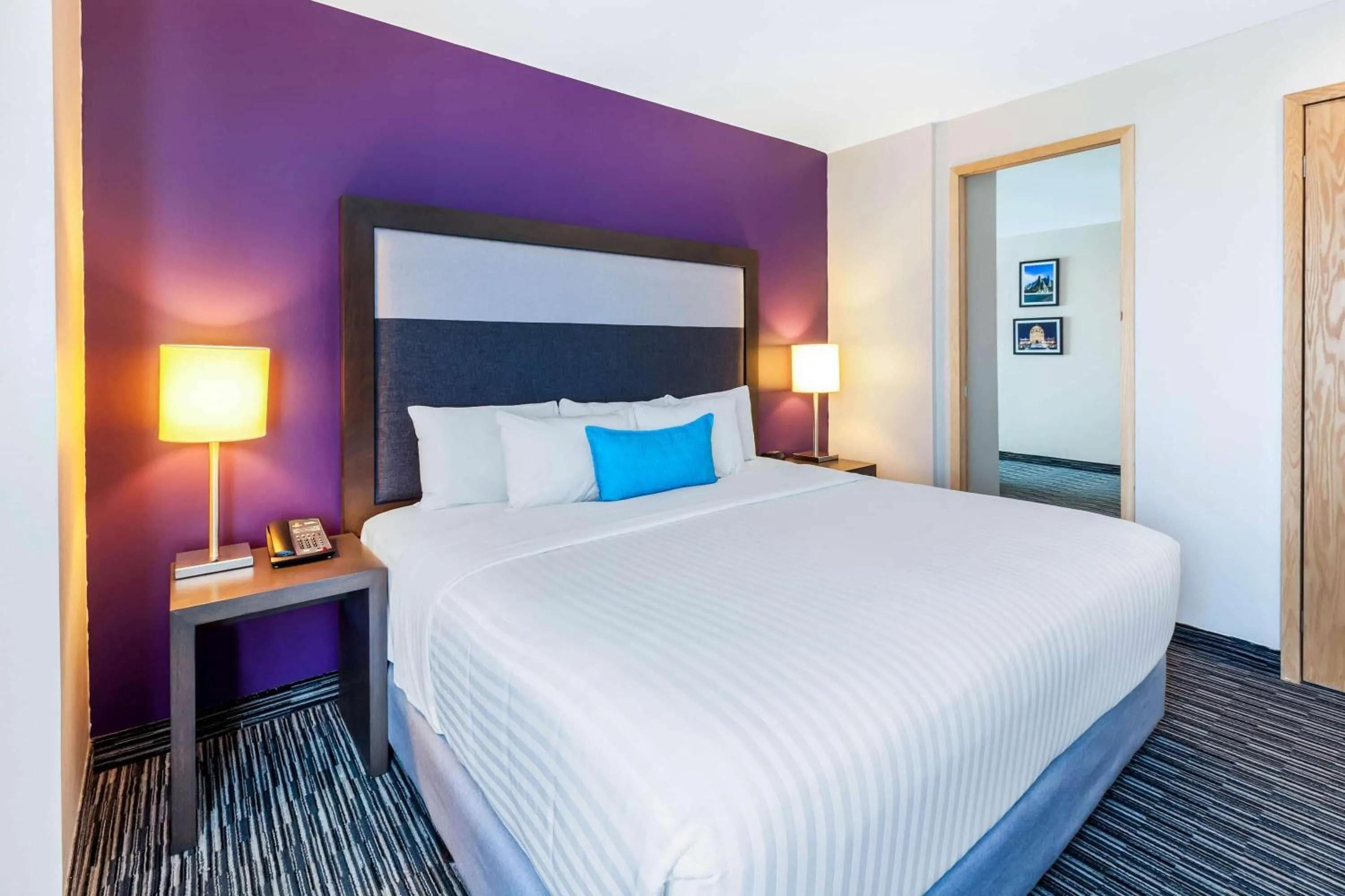 Photo of the whole room, Bed in CHN Hotel Monterrey Aeropuerto, Trademark by Wyndham