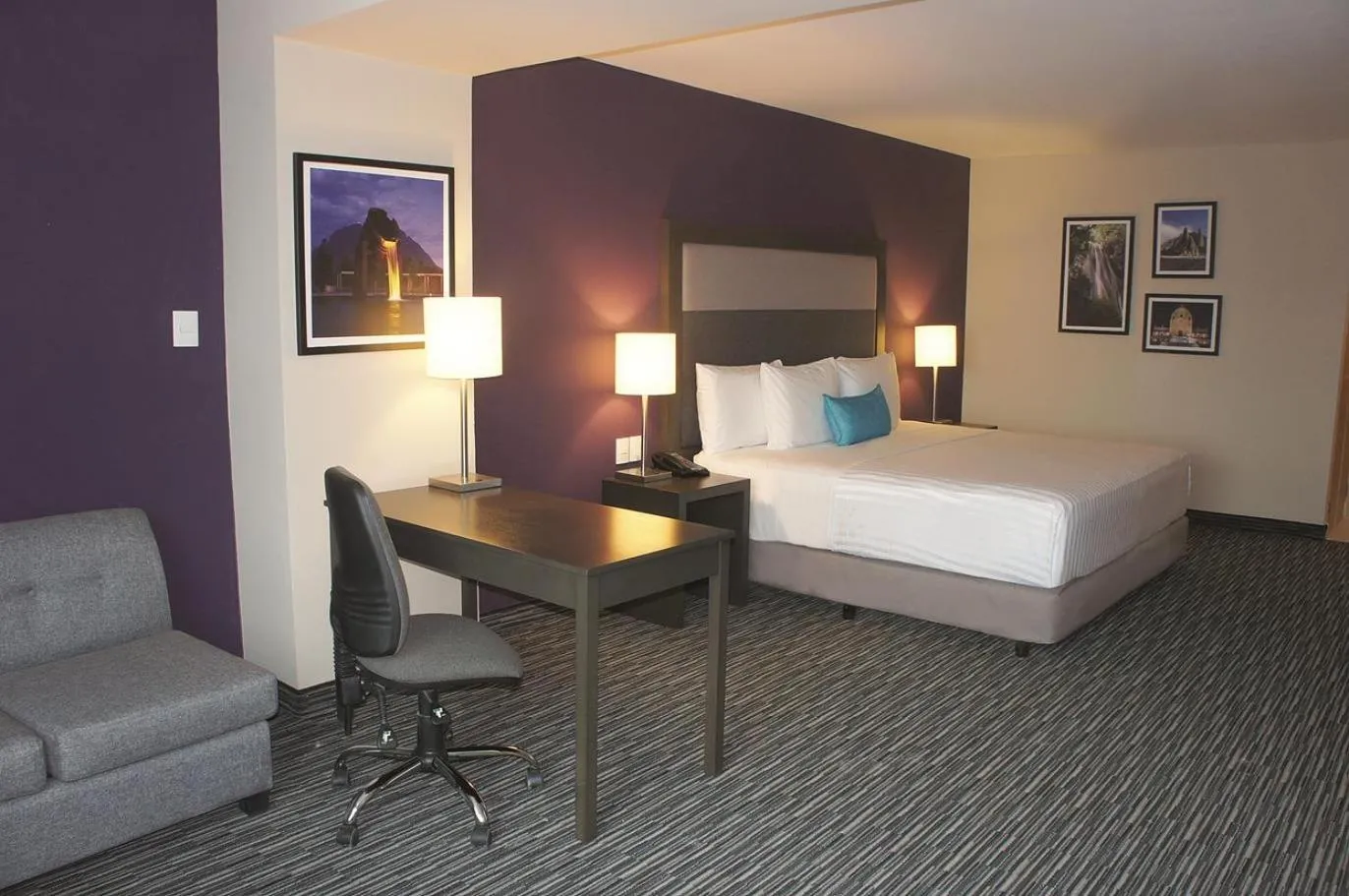Photo of the whole room, Bed in CHN Hotel Monterrey Aeropuerto, Trademark by Wyndham