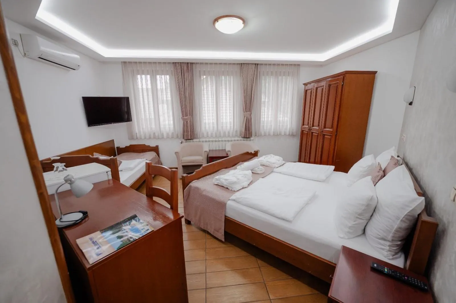 Bedroom, Bed in Hotel Zlatiborska Noc