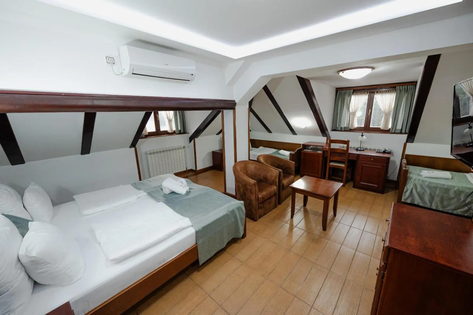 Bedroom, Bed in Hotel Zlatiborska Noc