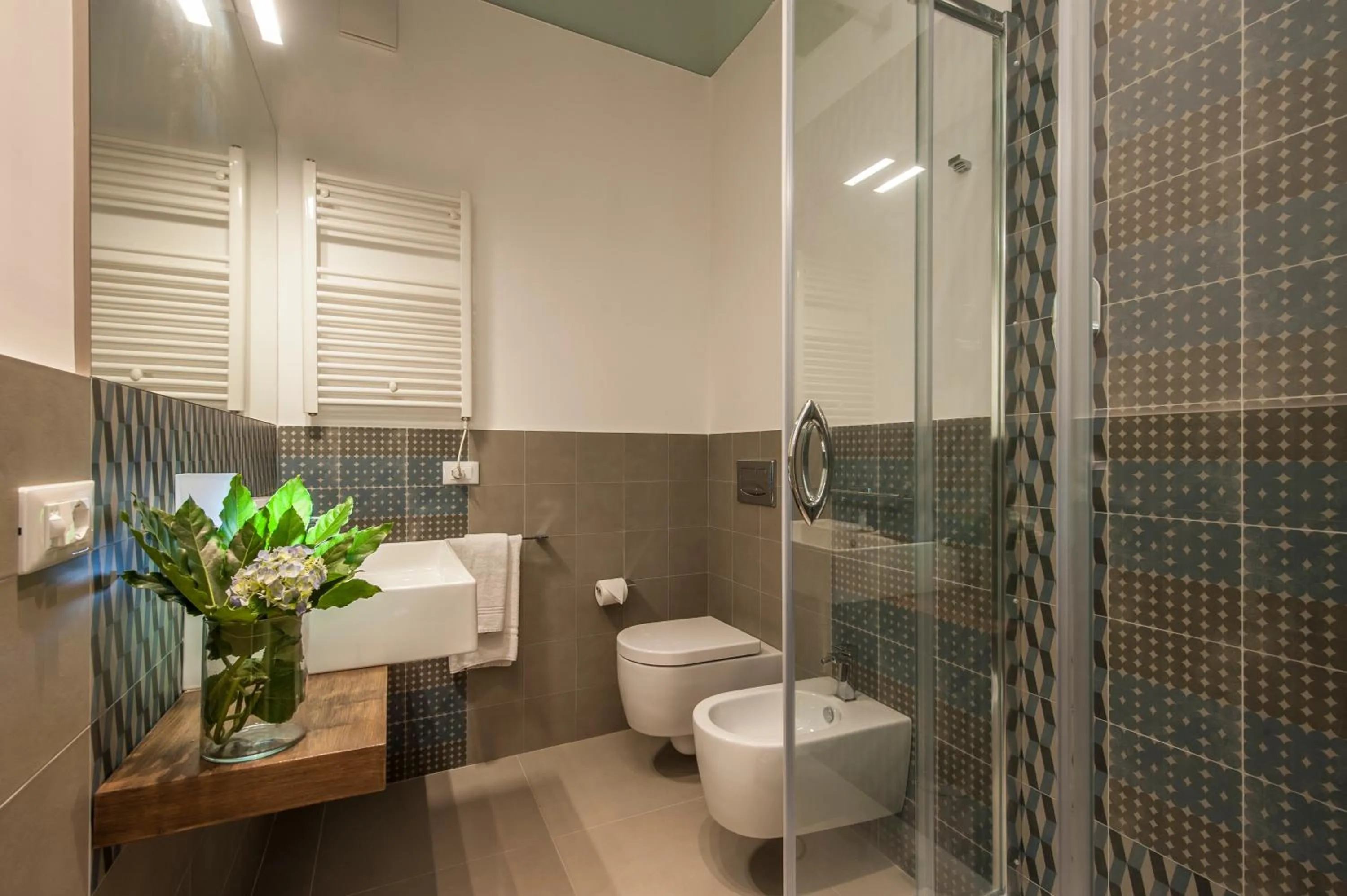 Bathroom in First Floor - Boutique Hotel
