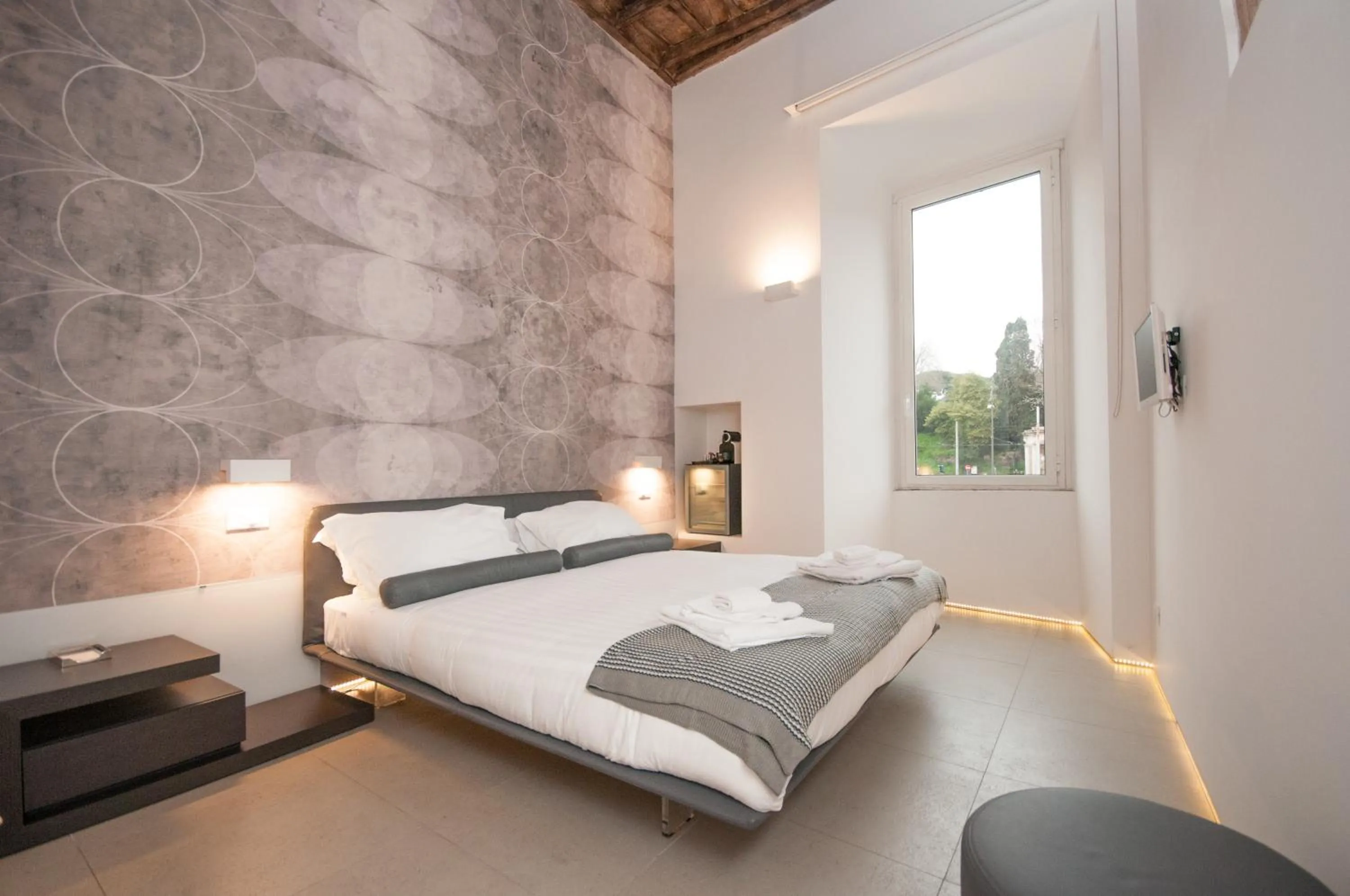 Bed in First Floor - Boutique Hotel