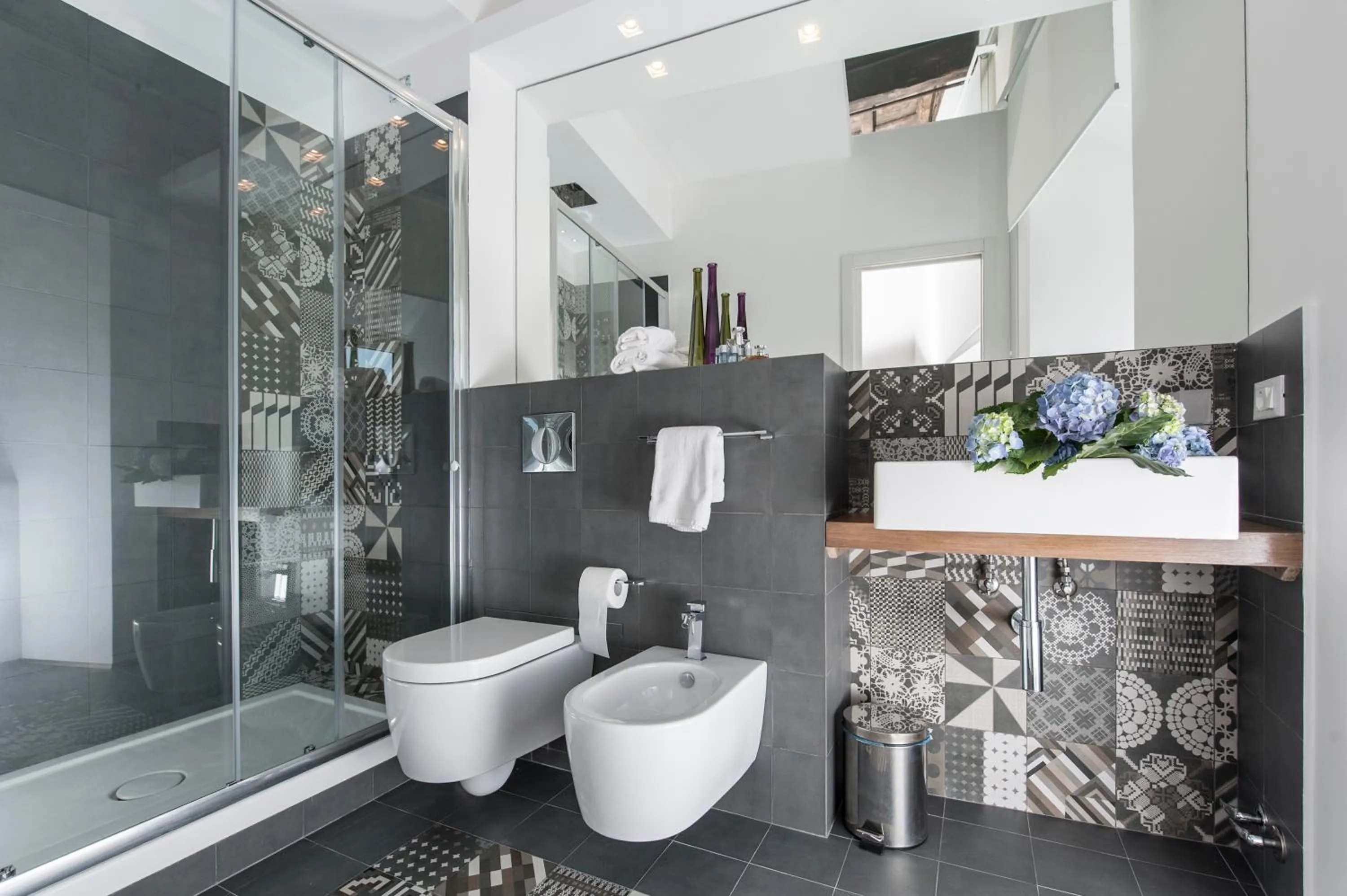 Bathroom in First Floor - Boutique Hotel