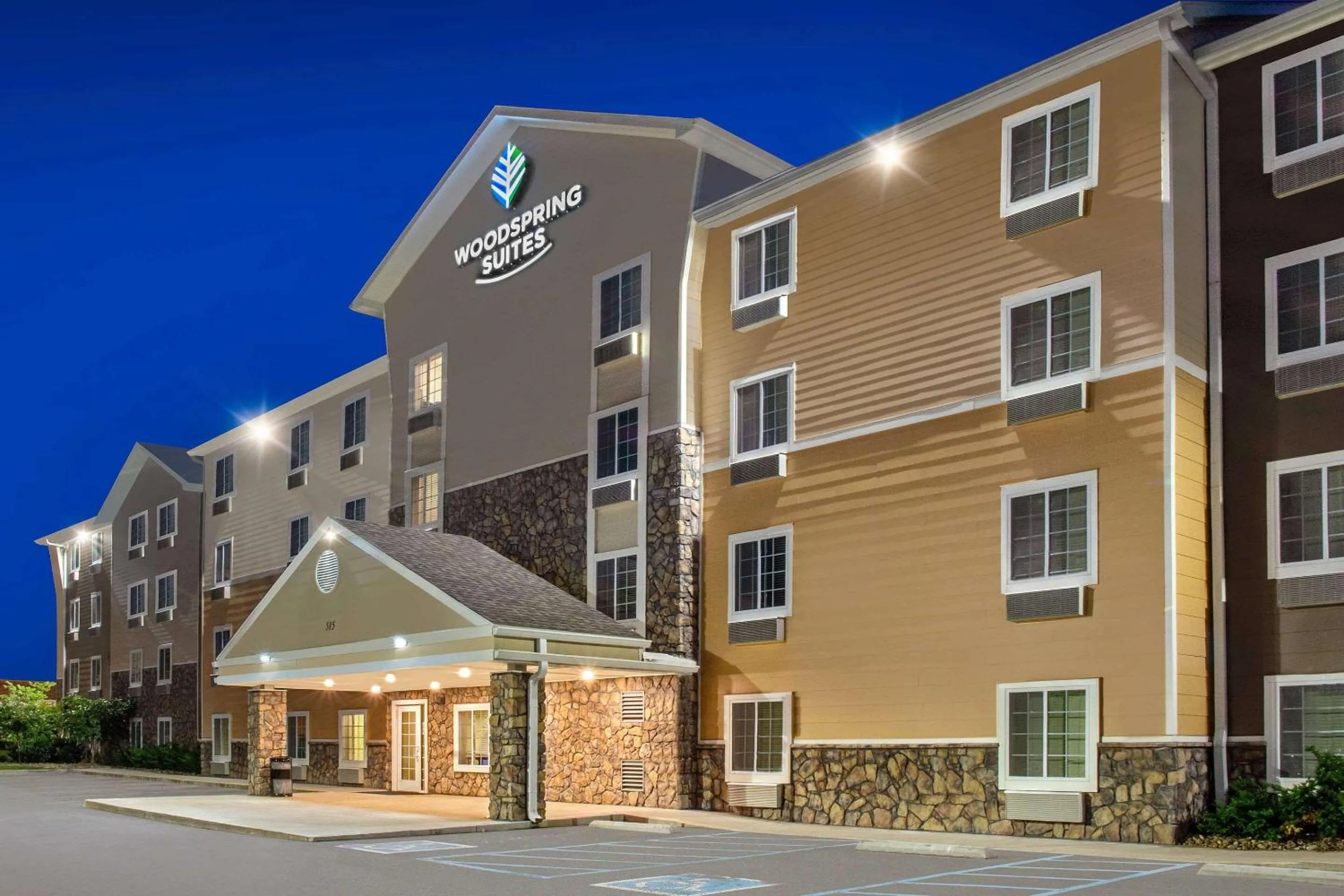 Property building in WoodSpring Suites Nashville Airport