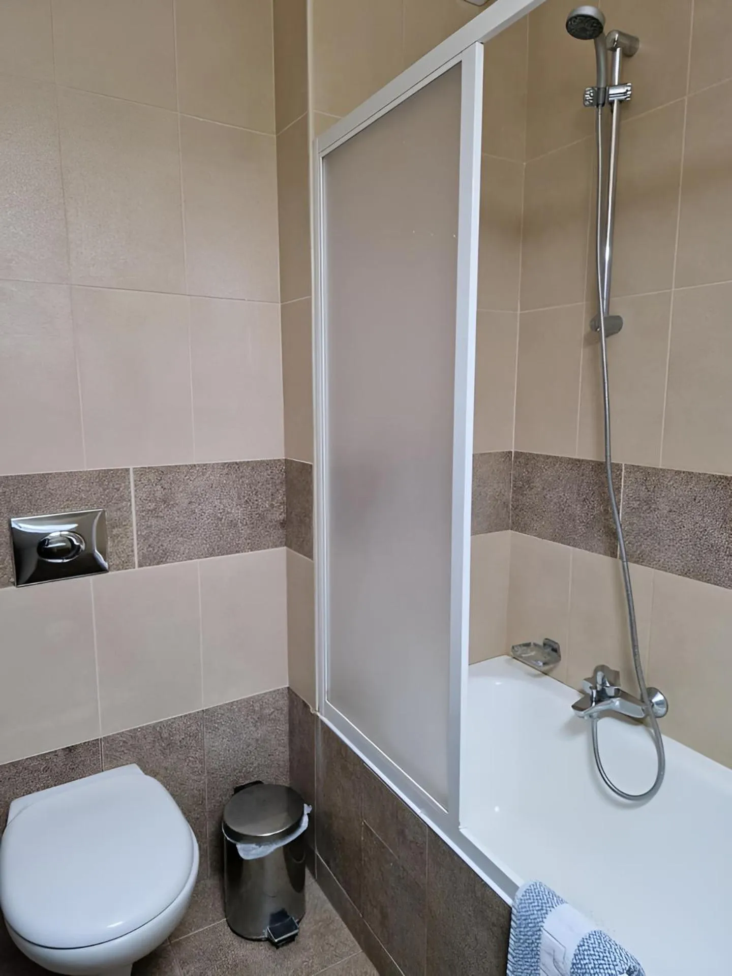 Shower in Kyridis Hotel