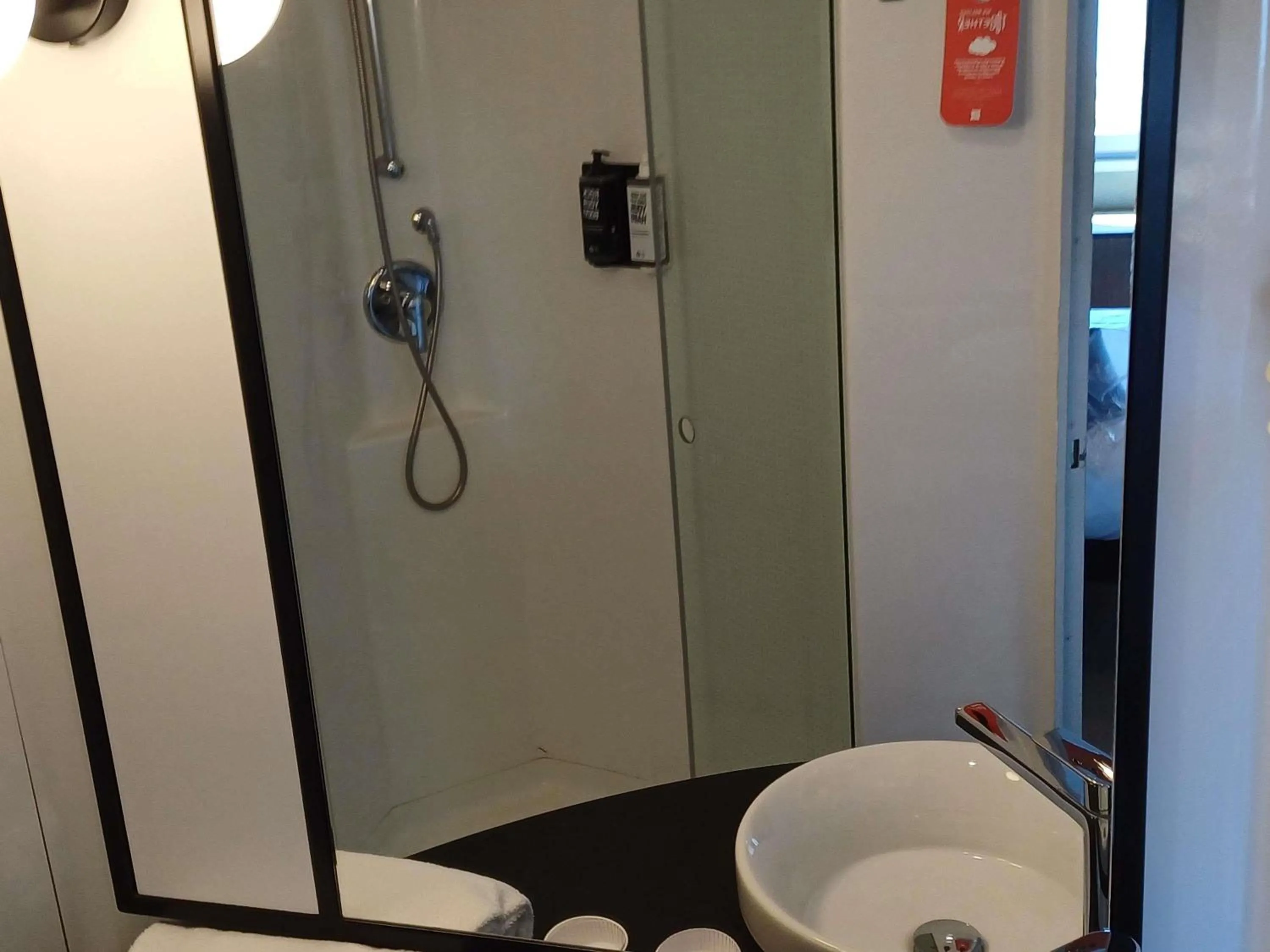 Bedroom in Ibis Hotel Alicante