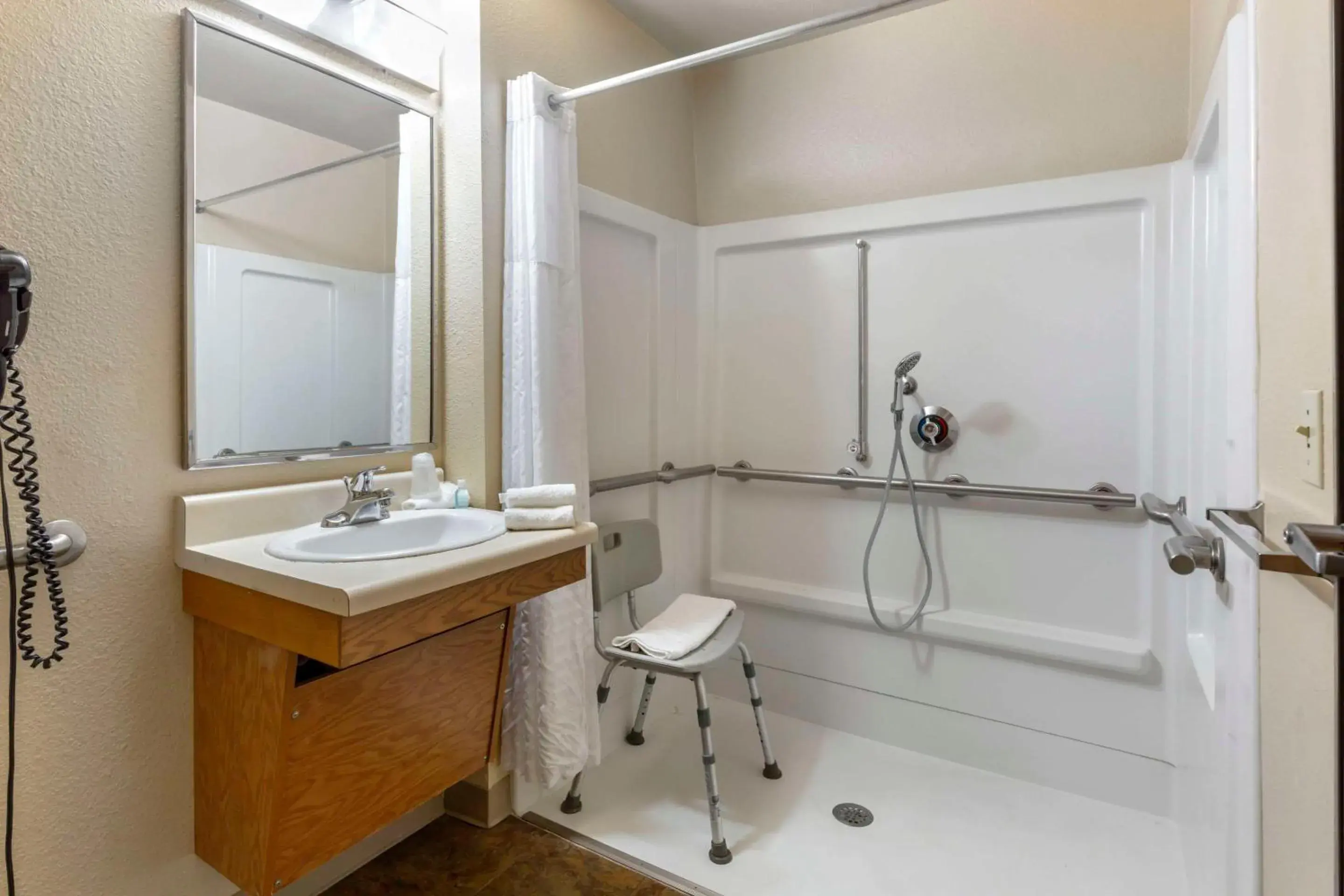 Double Room - Disability Access/Smoking in WoodSpring Suites Raleigh Garner Double Room - Disability Access/Smoking in WoodSpring Suites Raleigh Garner