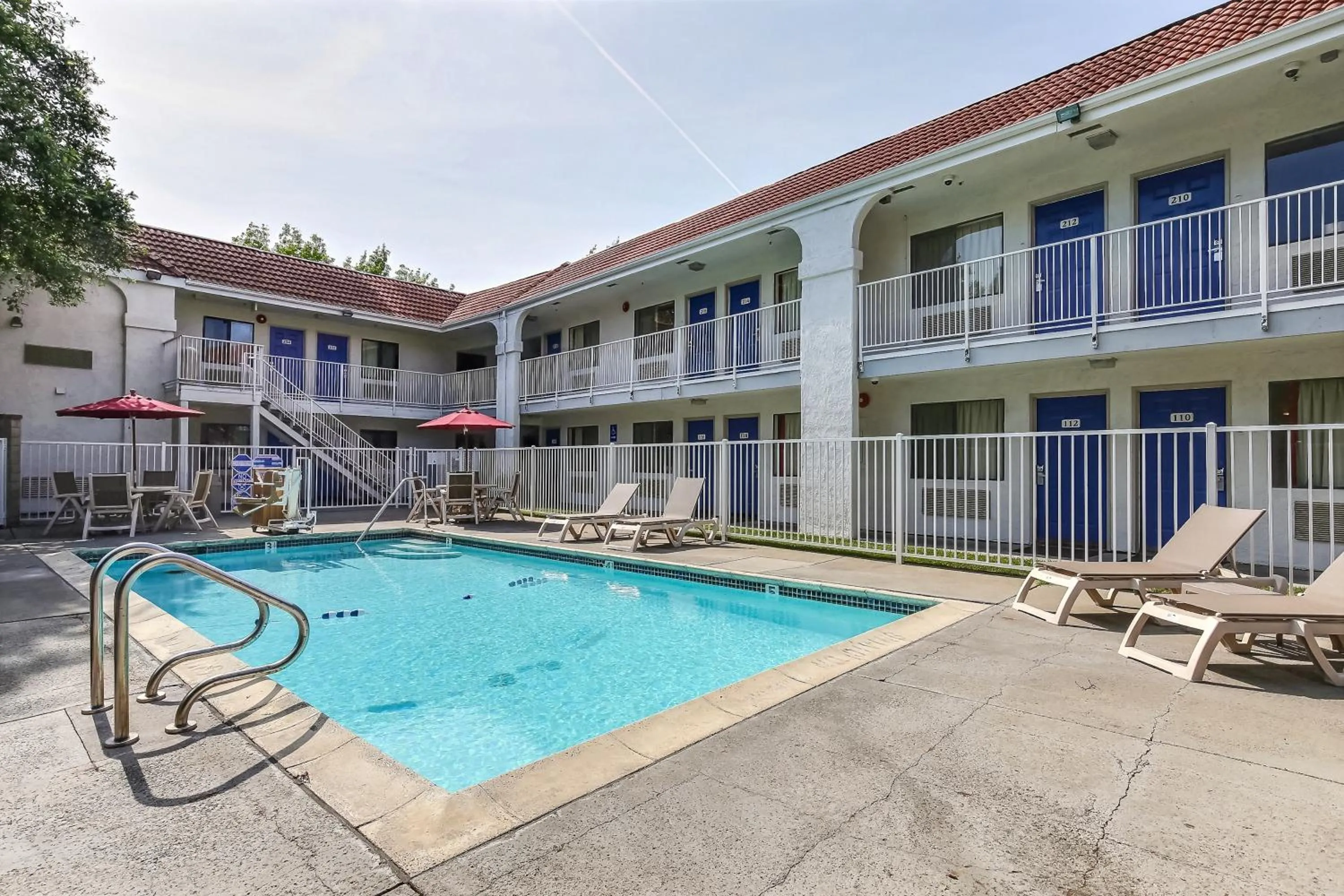 Swimming pool in Motel 6-Pinole, CA
