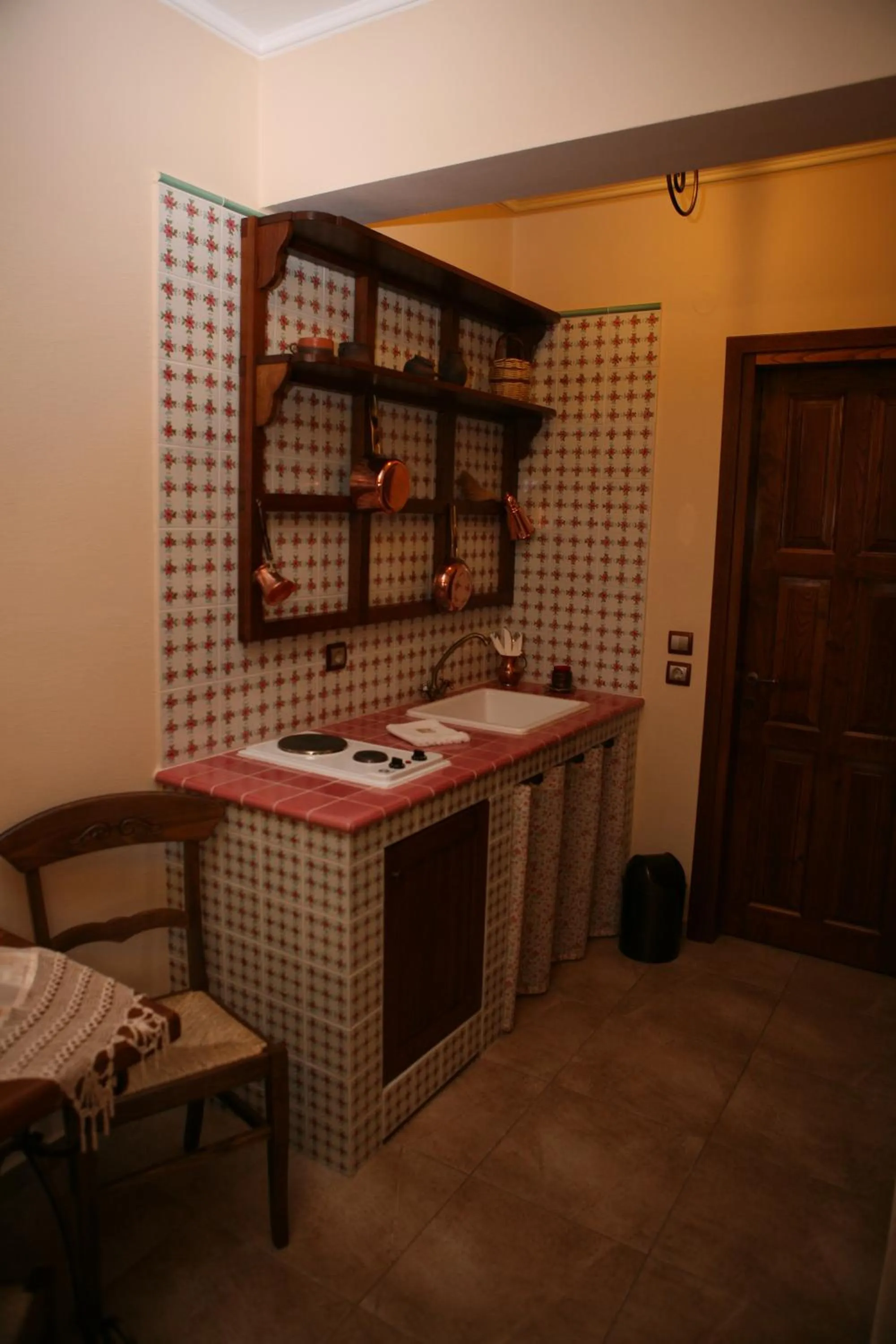 Kitchen or kitchenette in Roes Suites