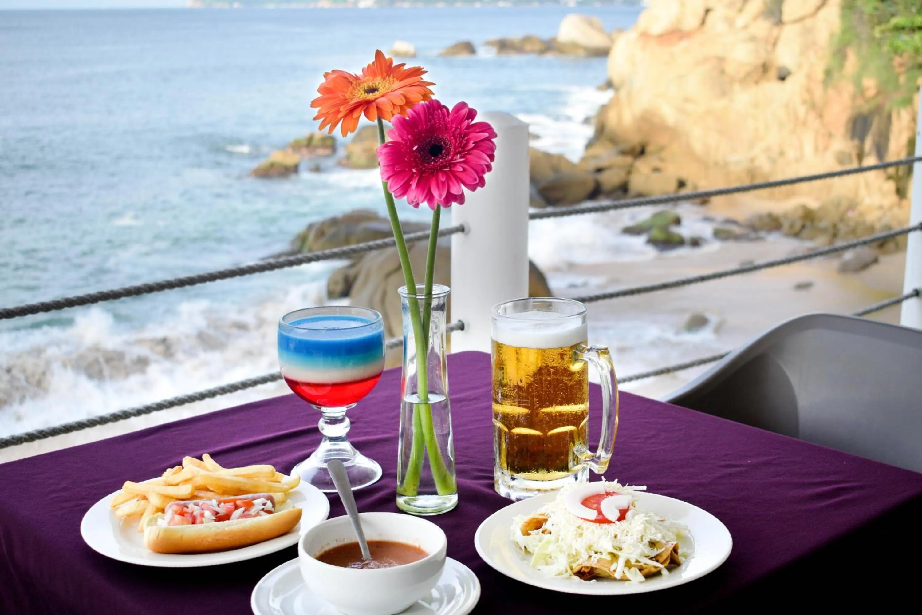 Lounge or bar in Hotel Las Torres Gemelas Acapulco