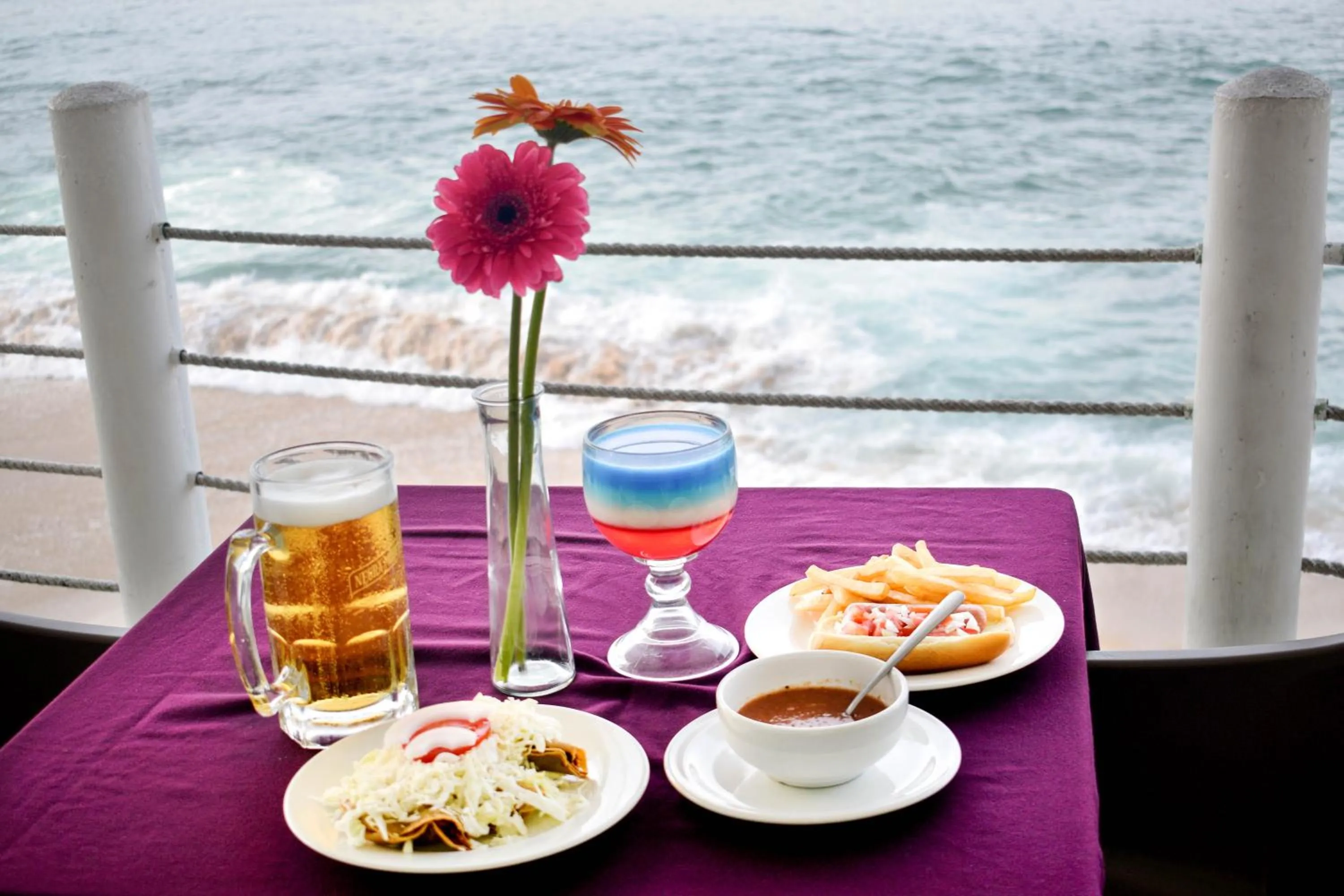 Lounge or bar in Hotel Las Torres Gemelas Acapulco