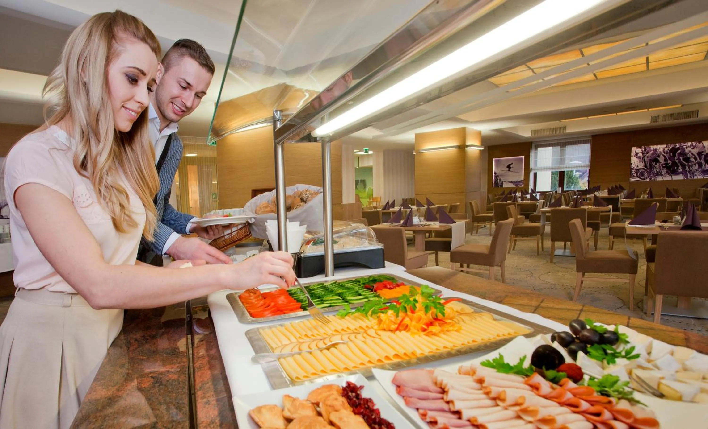 Food and drinks in Interferie Sport Hotel Bornit