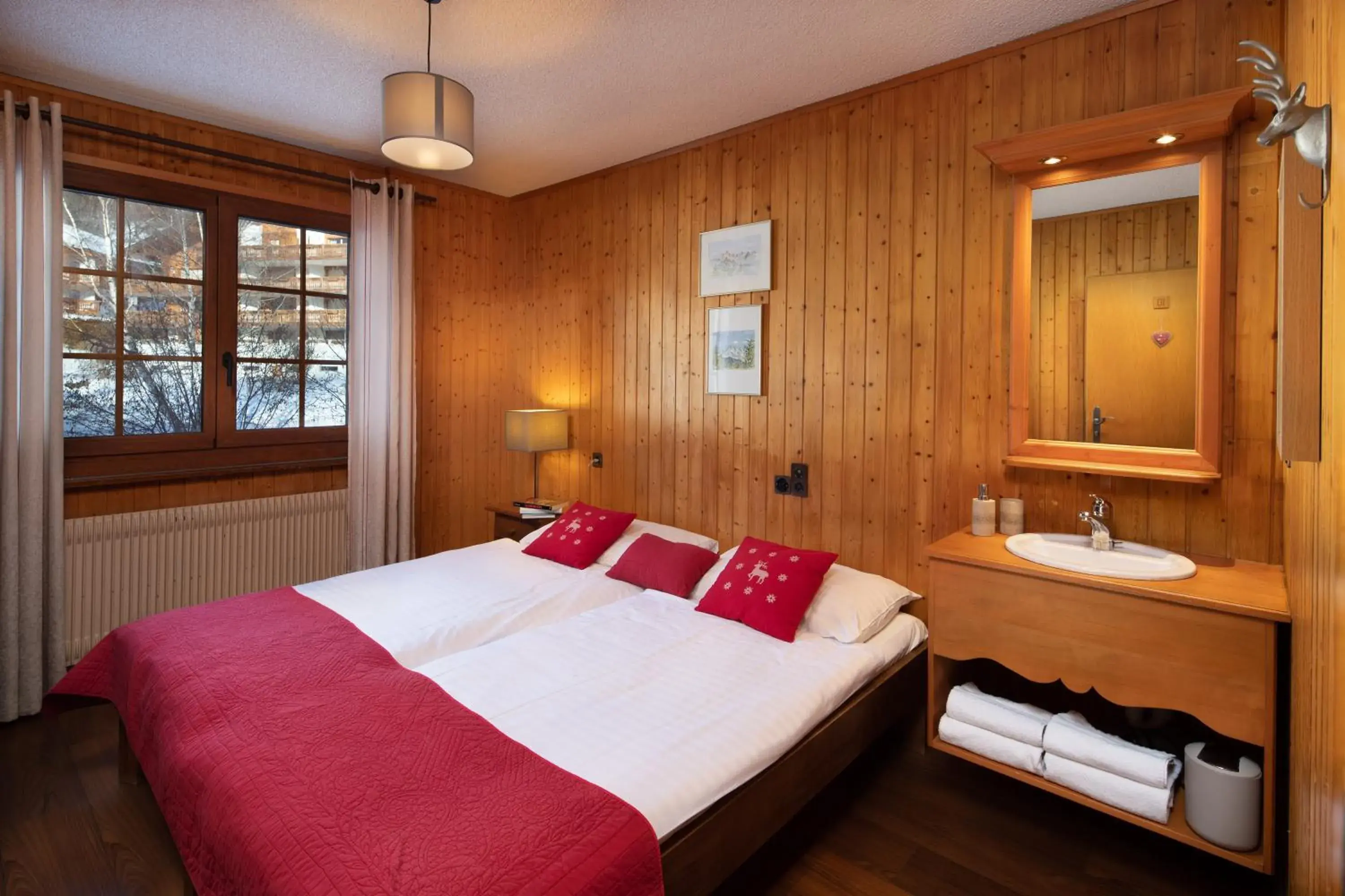 Double Room with Shared Bathroom - single occupancy in Petit Paradis Double Room with Shared Bathroom - single occupancy in Petit Paradis