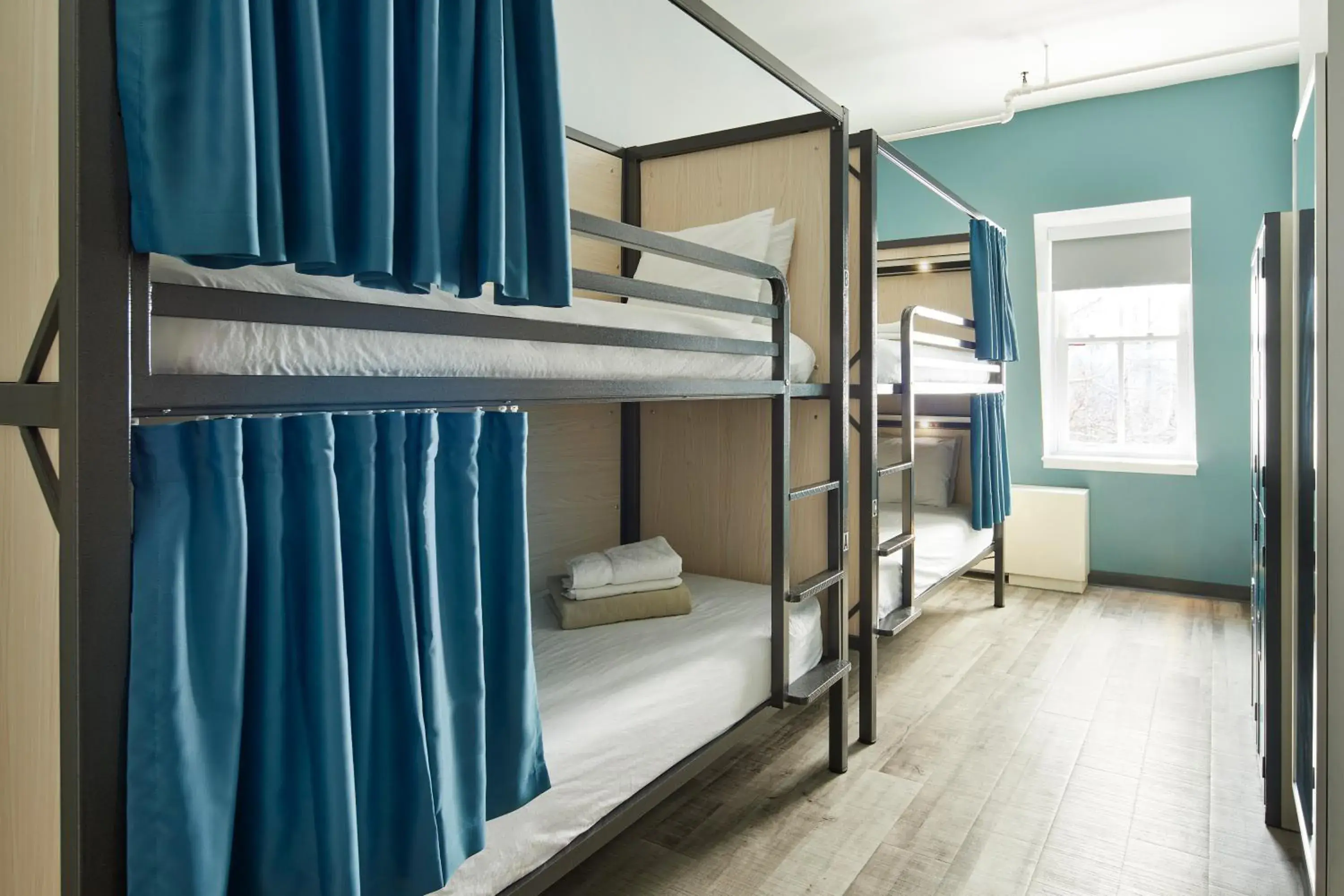 Private 4-Bed Room in HI New York City Hostel Private 4-Bed Room in HI New York City Hostel