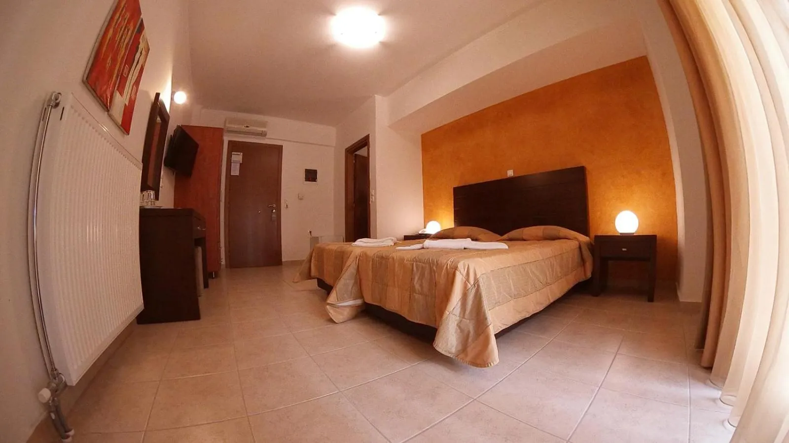 Photo of the whole room, Bed in Ahilion Hotel