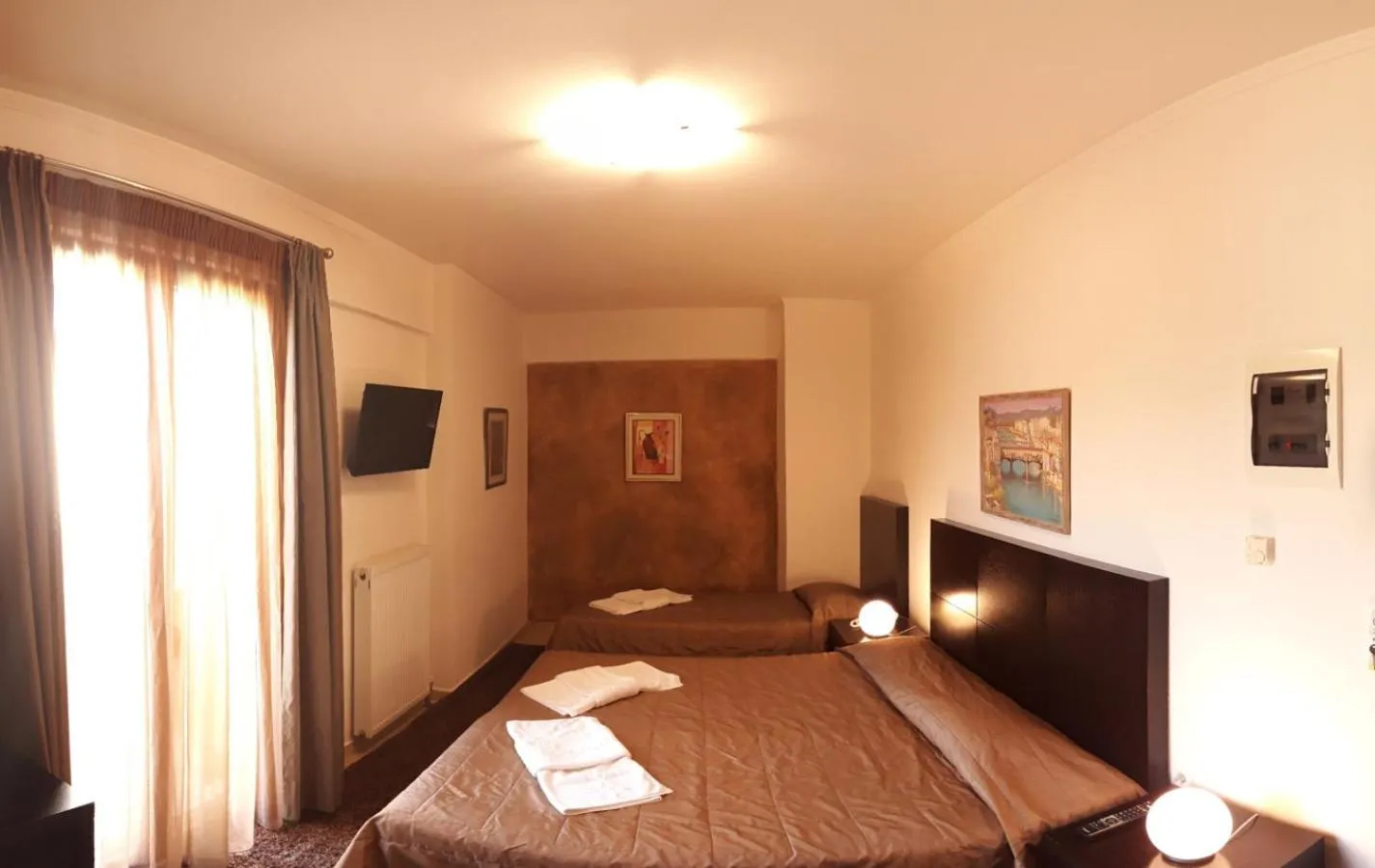 Photo of the whole room, Bed in Ahilion Hotel