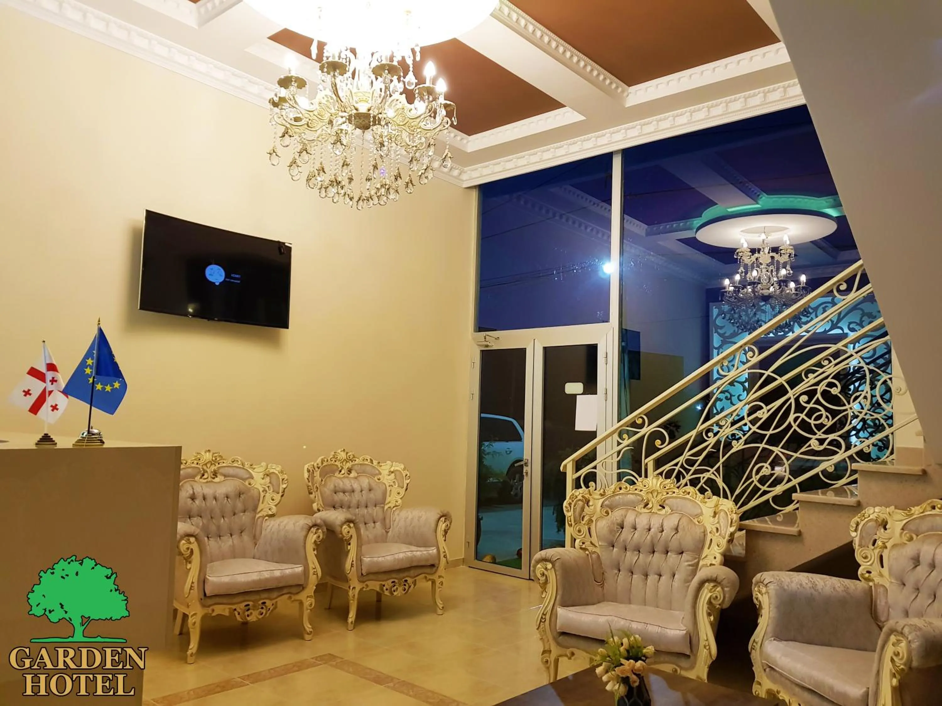 Communal lounge/ TV room in Garden Hotel