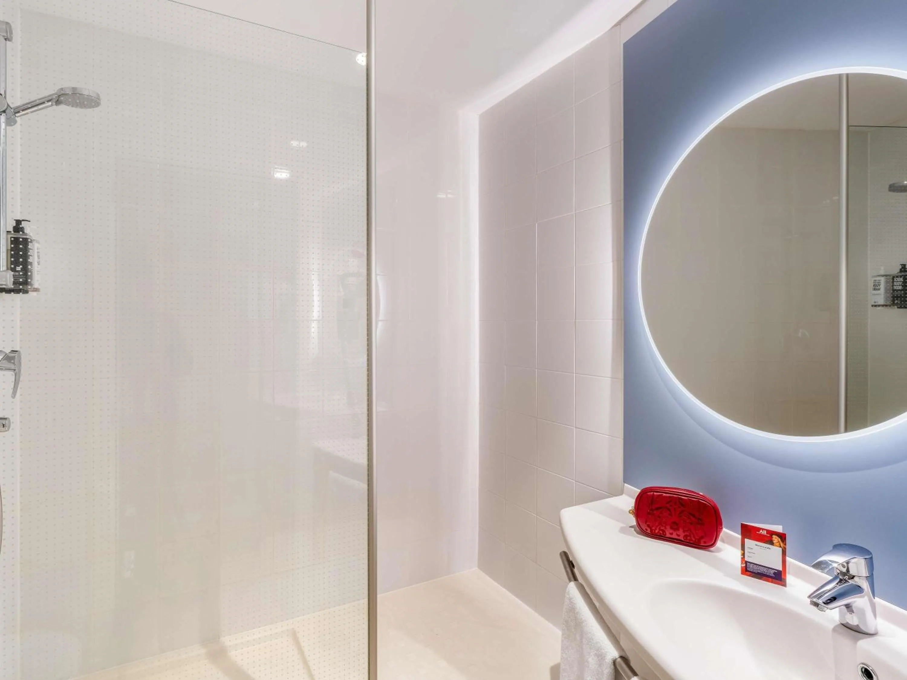 Bedroom in Ibis Barcelona Plaza Glòries 22@