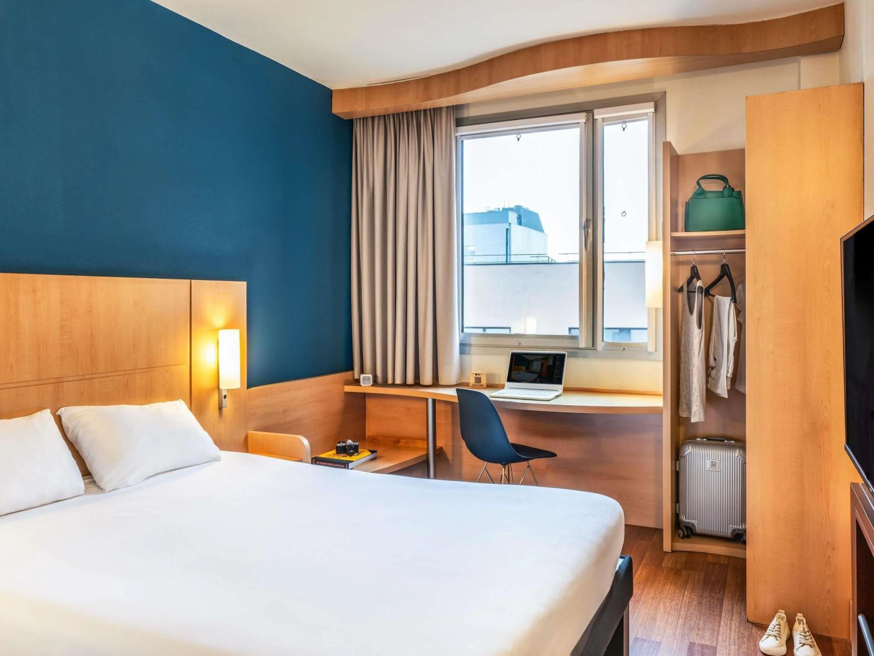 Bedroom, Bed in Ibis Barcelona Plaza Glòries 22@