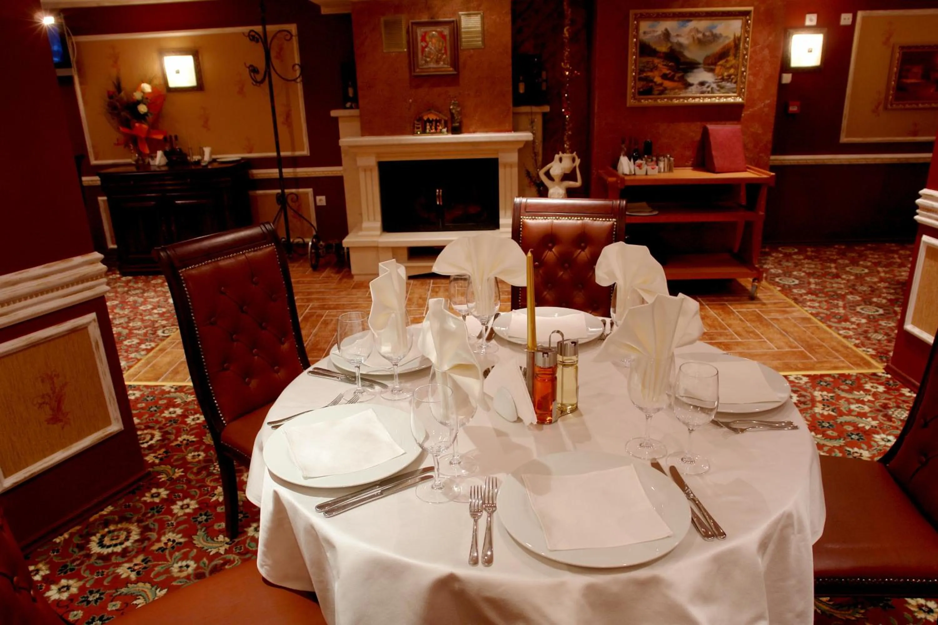 Restaurant/places to eat in Grand Monastery Private Apartments