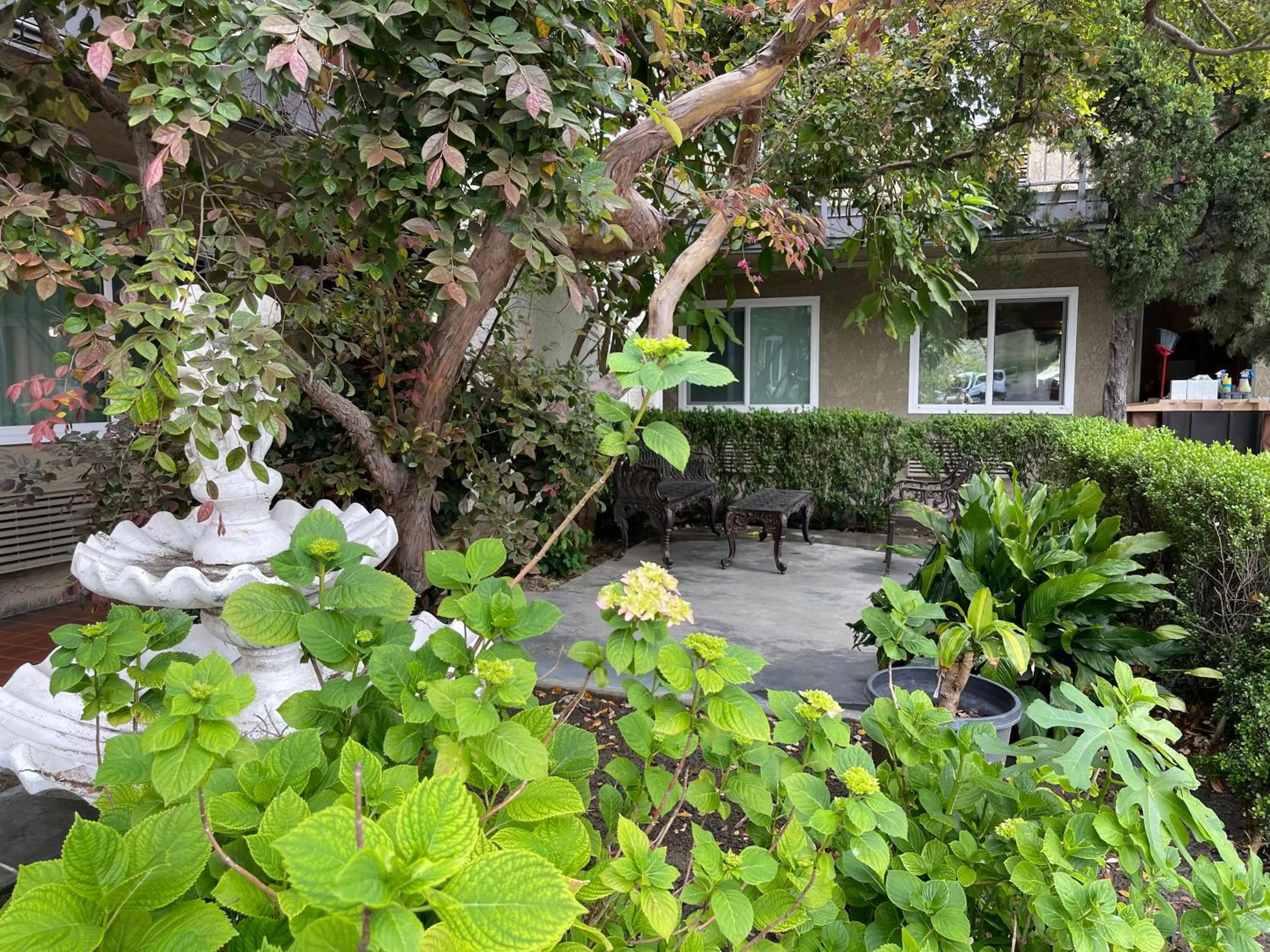 Seating area in Quality Inn Ontario Airport Convention Center