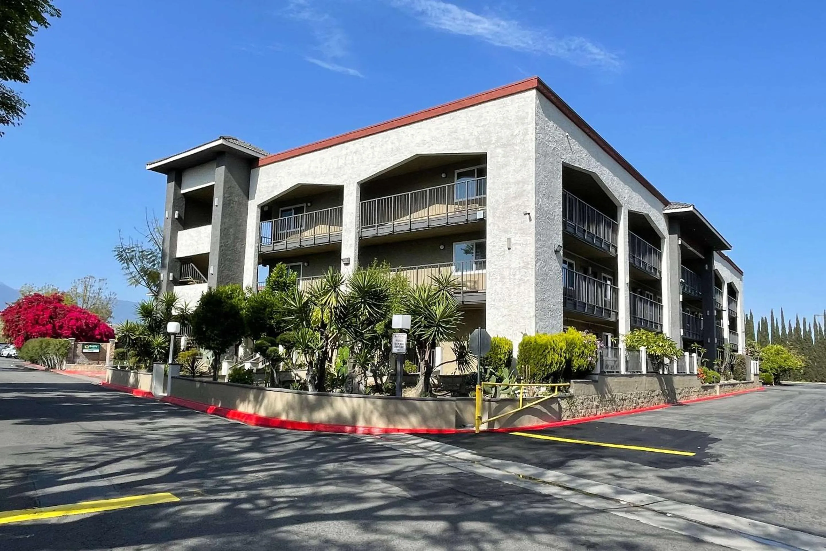 Property building in Quality Inn Ontario Airport Convention Center