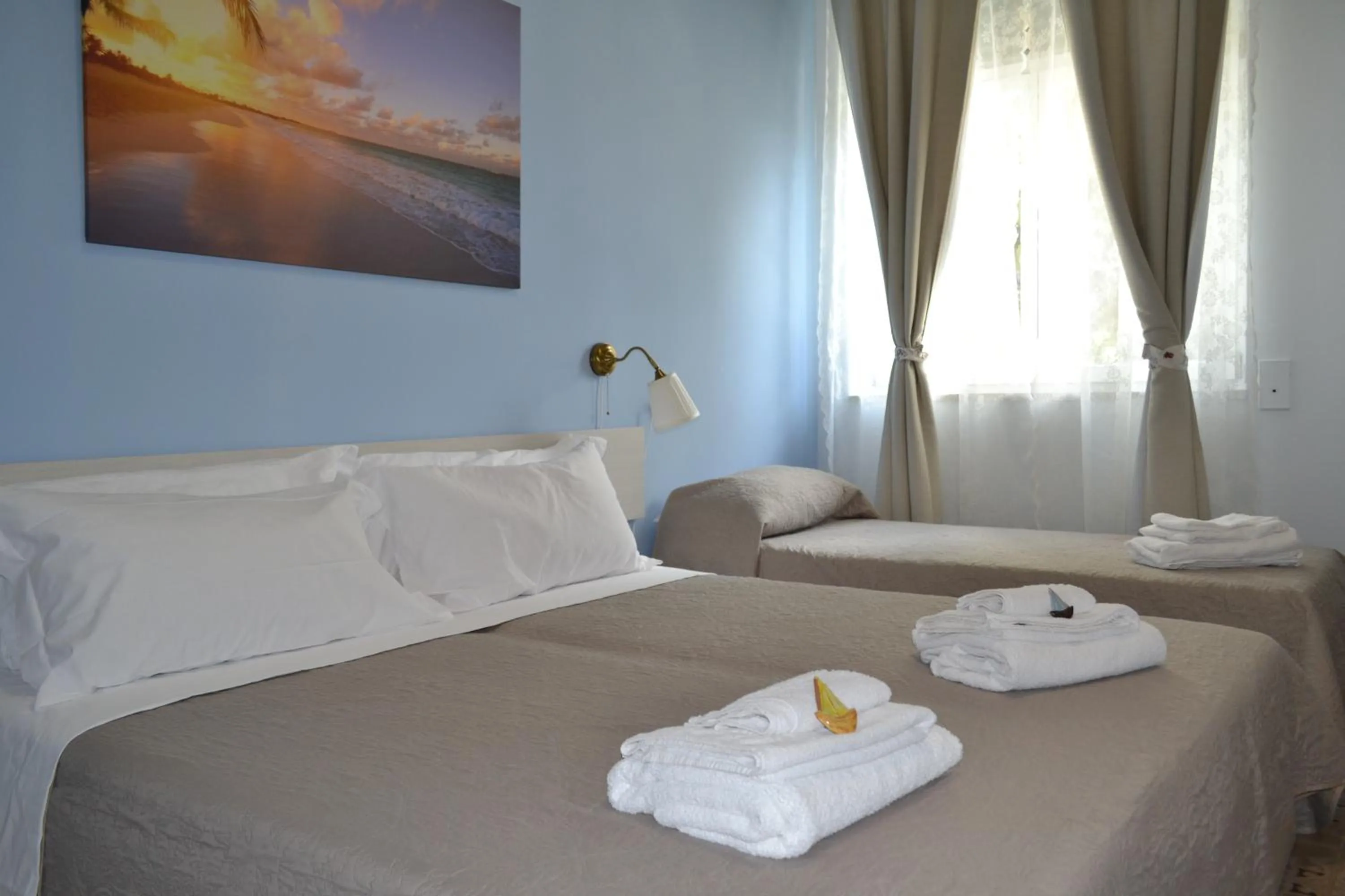 Bed in Sunrise Accessible Resort