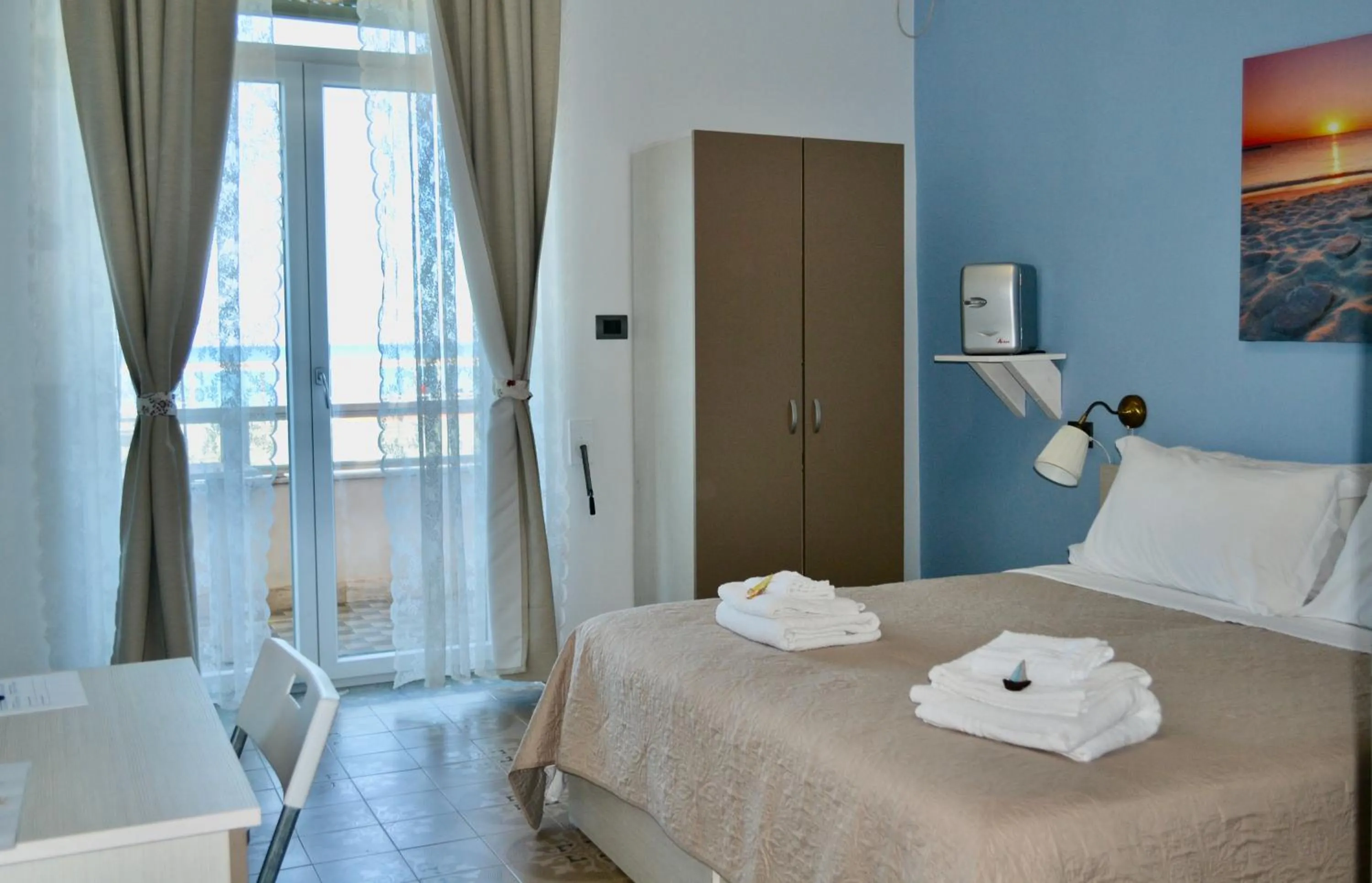 Bed in Sunrise Accessible Resort