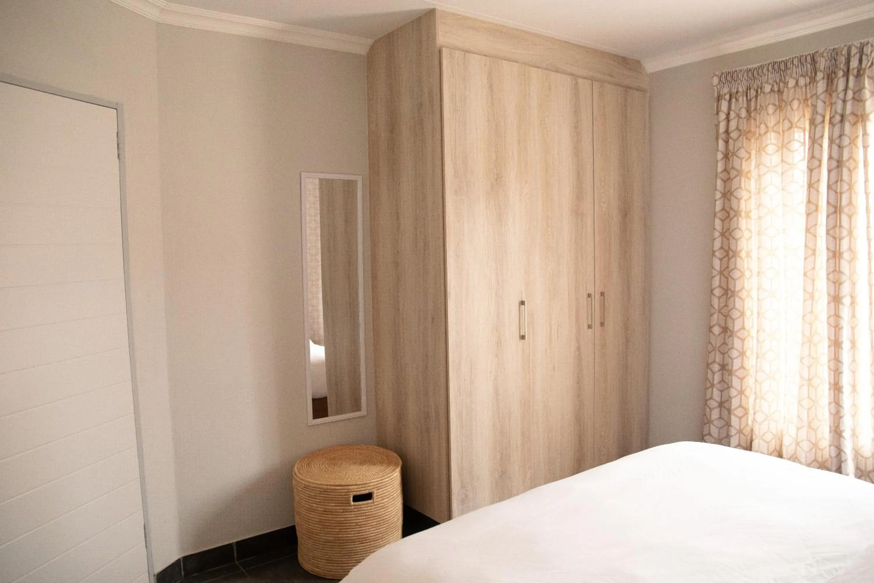 Bedroom, Bed in 3 Lux Suites