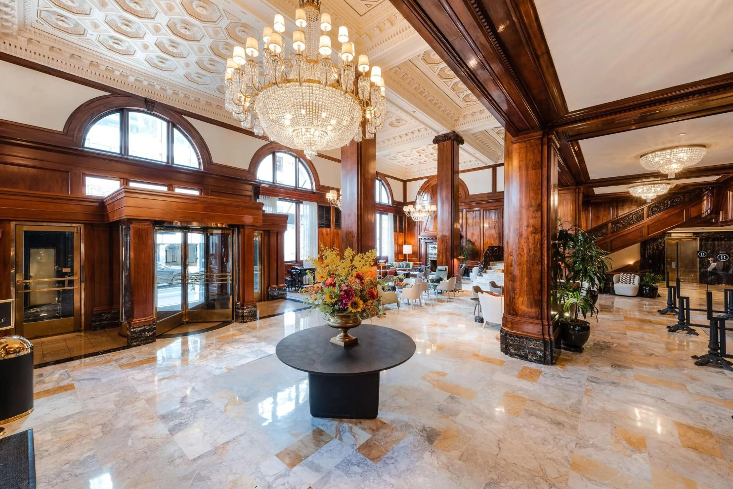 Lobby or reception in The Benson Portland, Curio Collection by Hilton