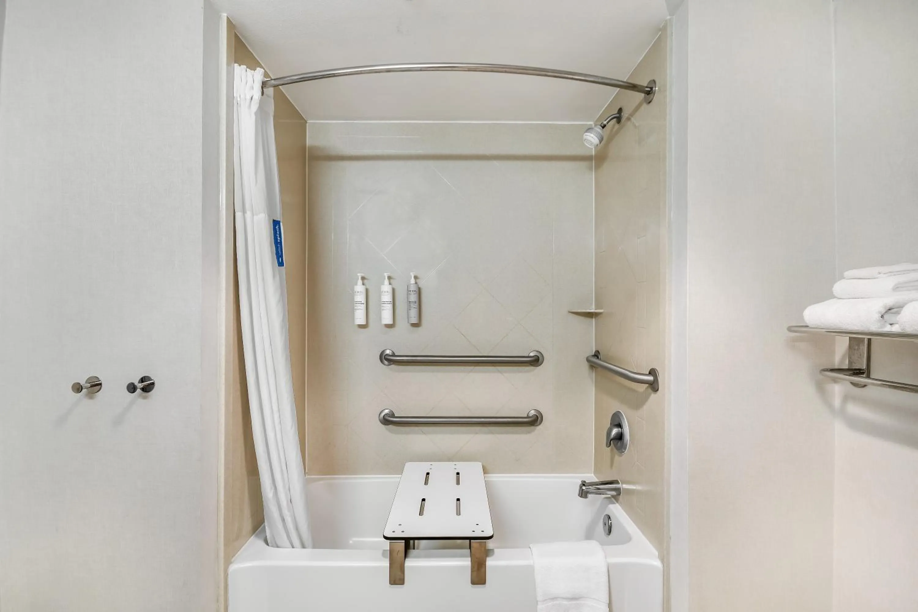 Hampton Inn & Suites Tulare