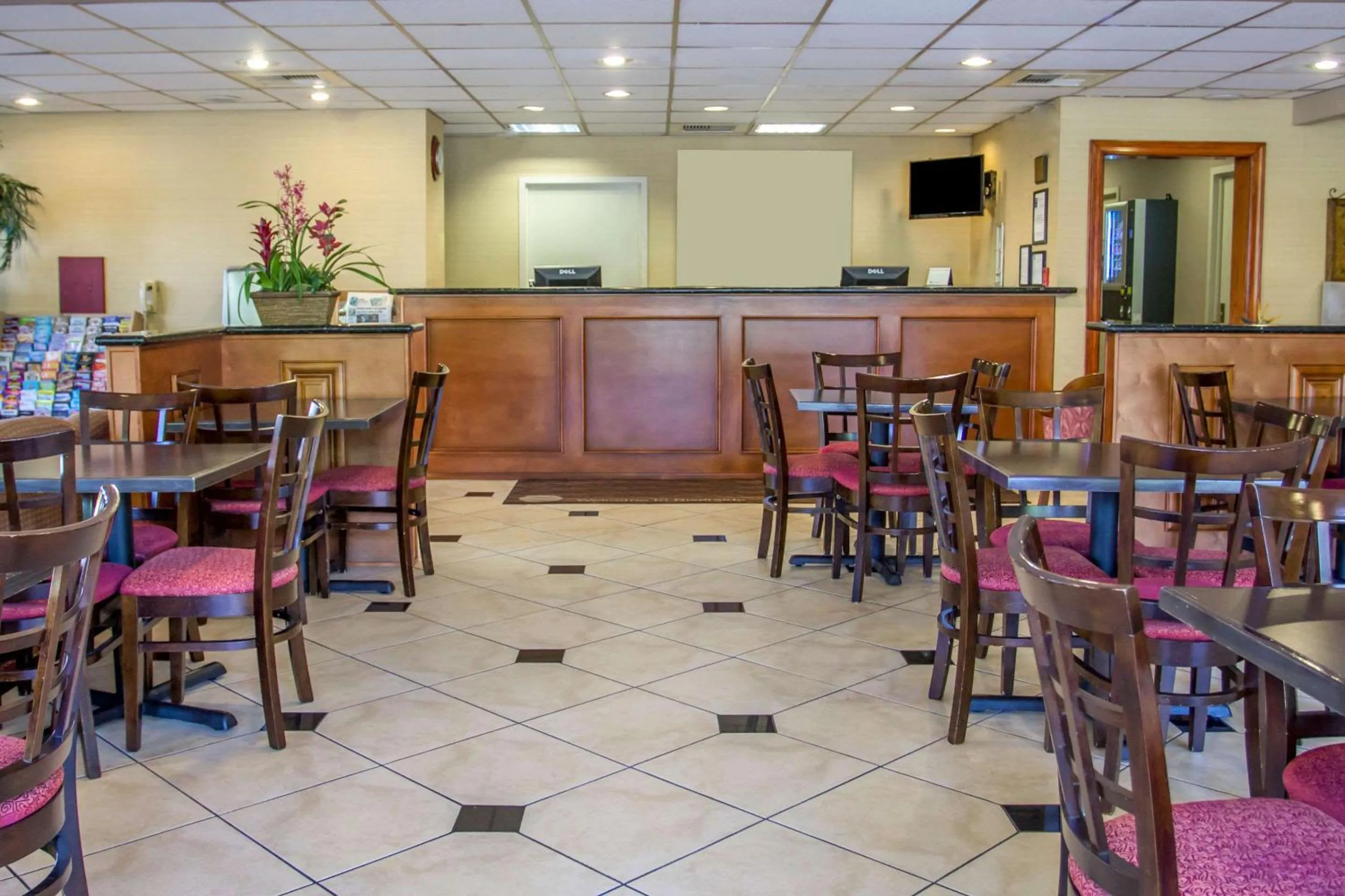Lobby or reception in Quality Inn Riverside near UCR and Downtown