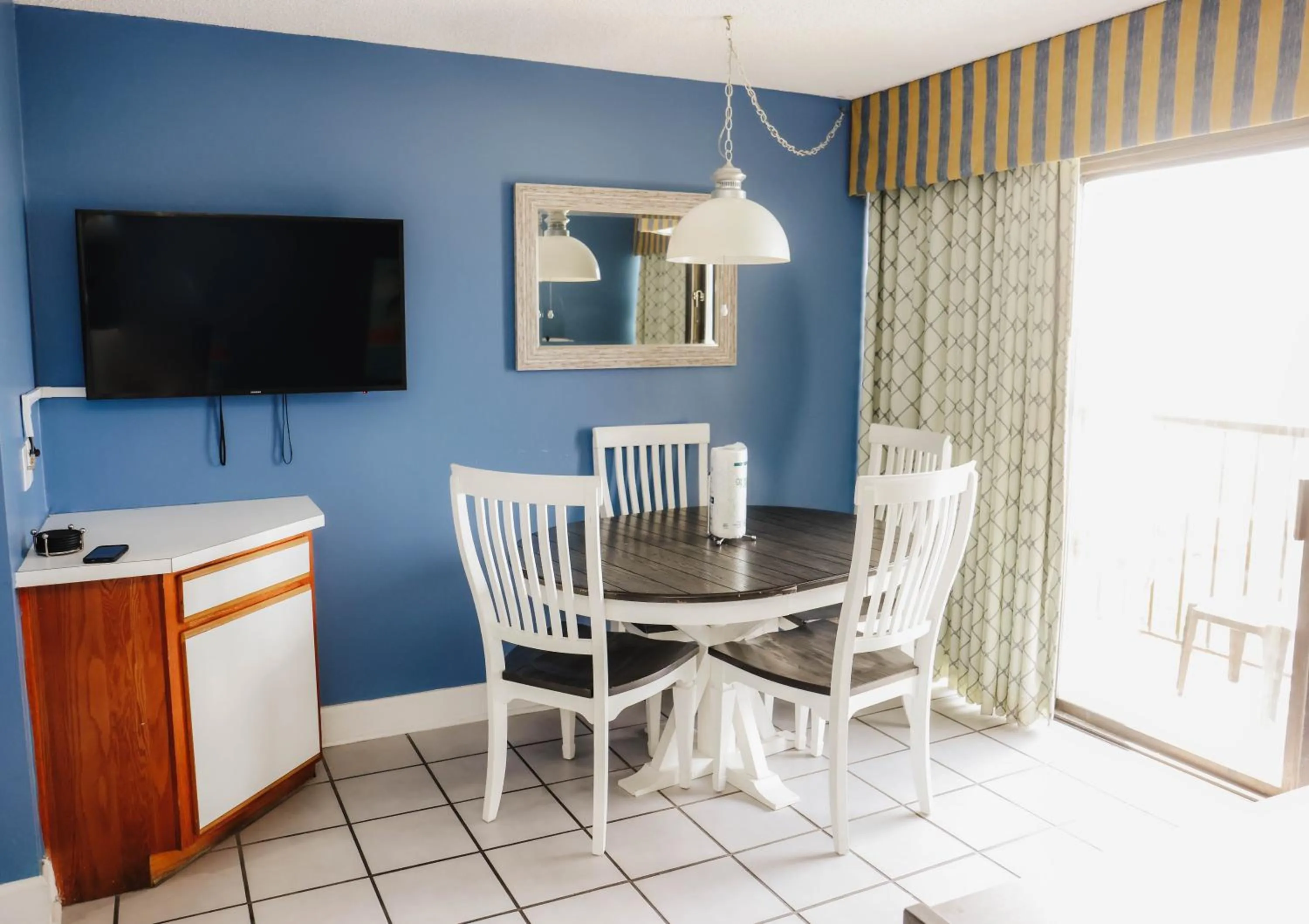 Dining area in Ocean Club Resort Myrtle Beach a Ramada by Wyndham