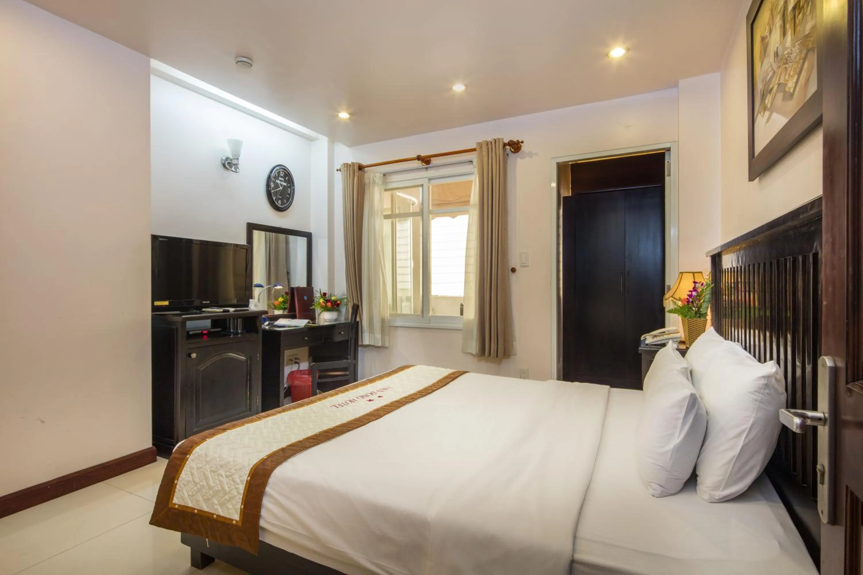 Bedroom, Bed in Vien Dong District 7 Phu My Hung